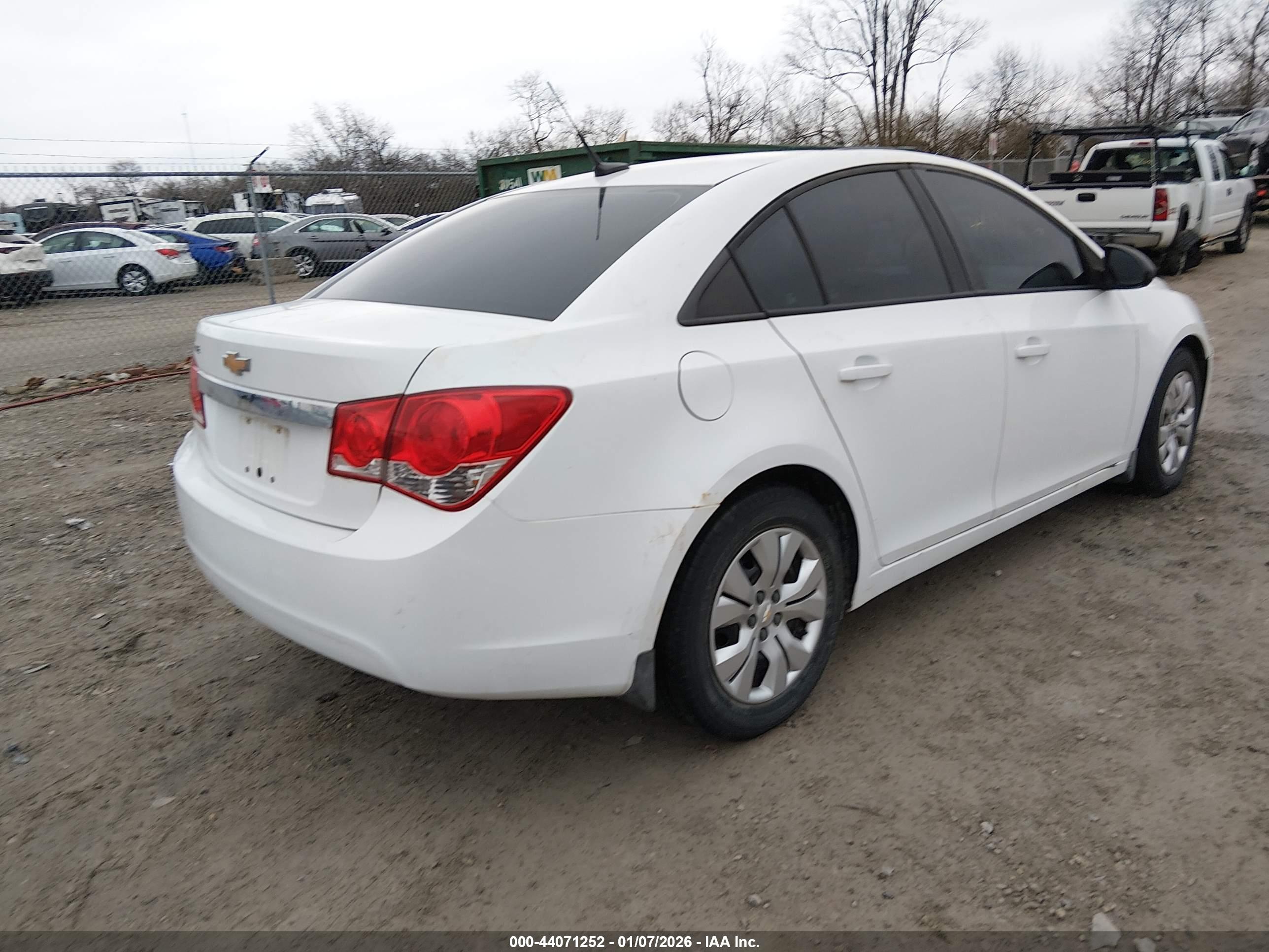 CHEVROLET CRUZE image 4