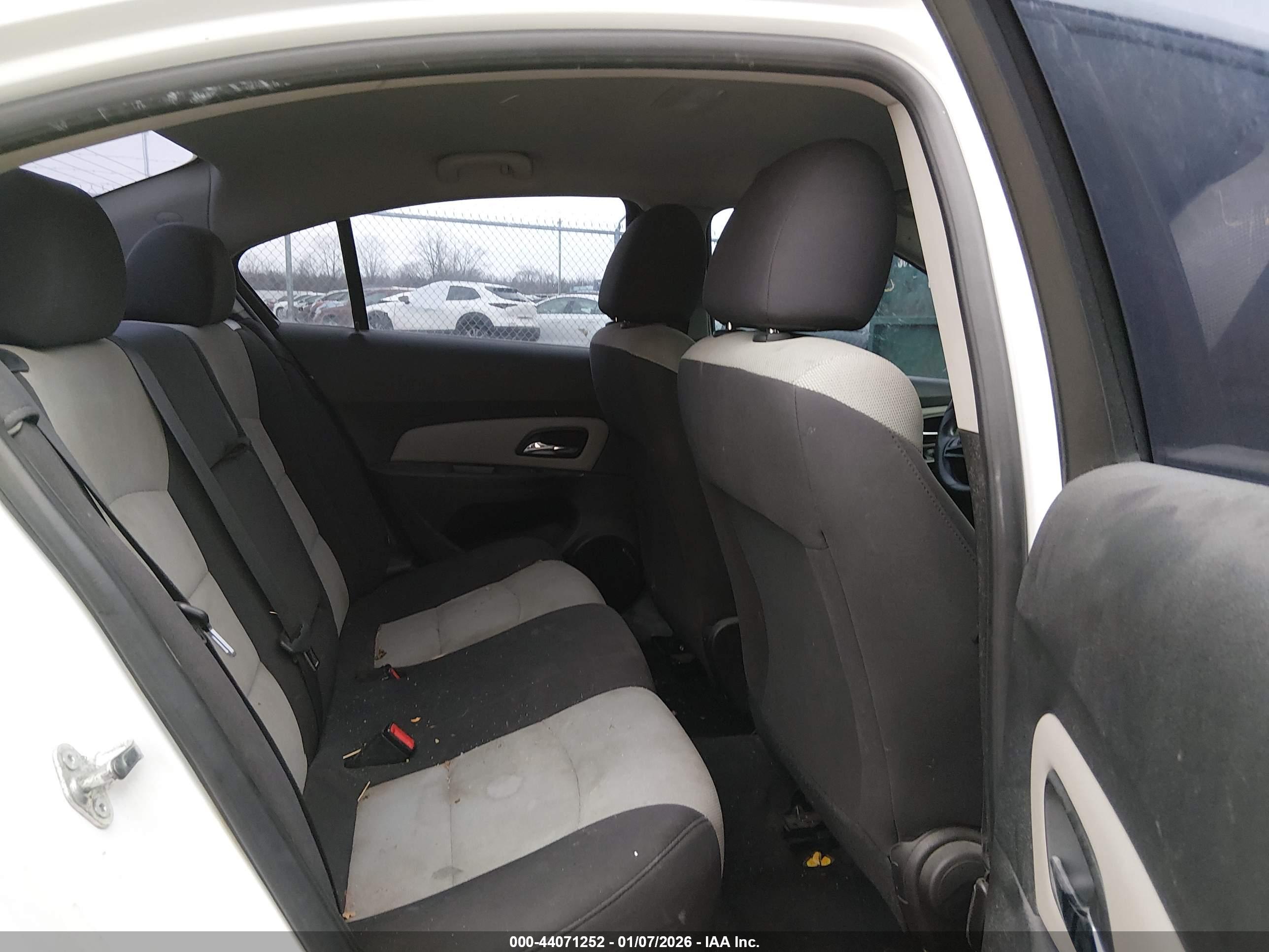 CHEVROLET CRUZE image 8