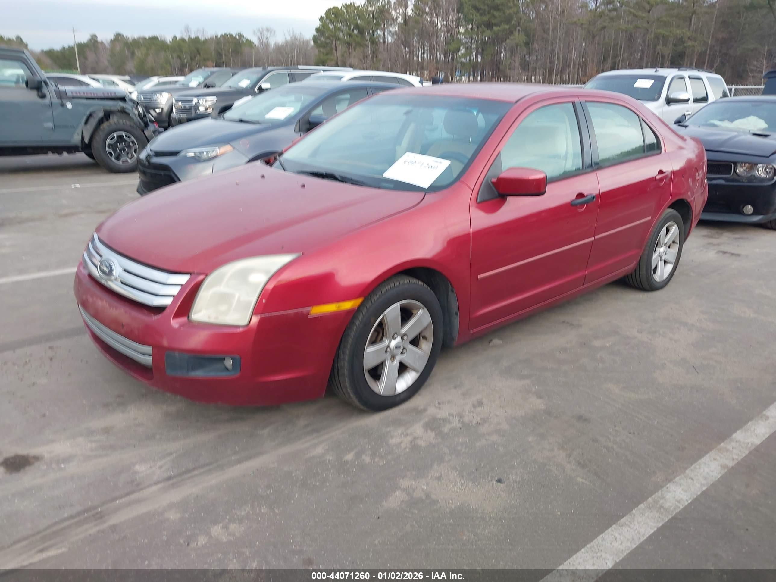 FORD FUSION image 2