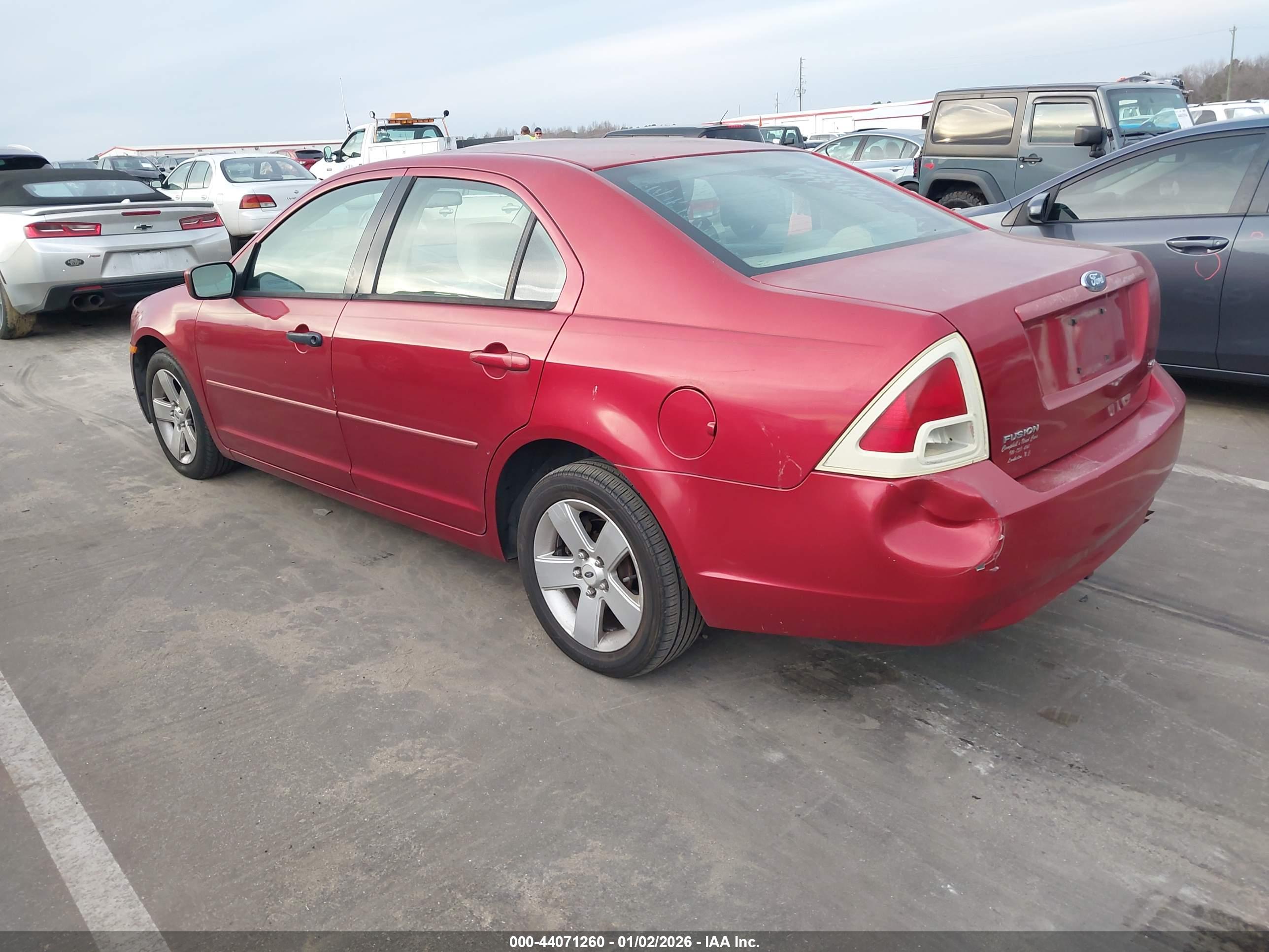 FORD FUSION image 3