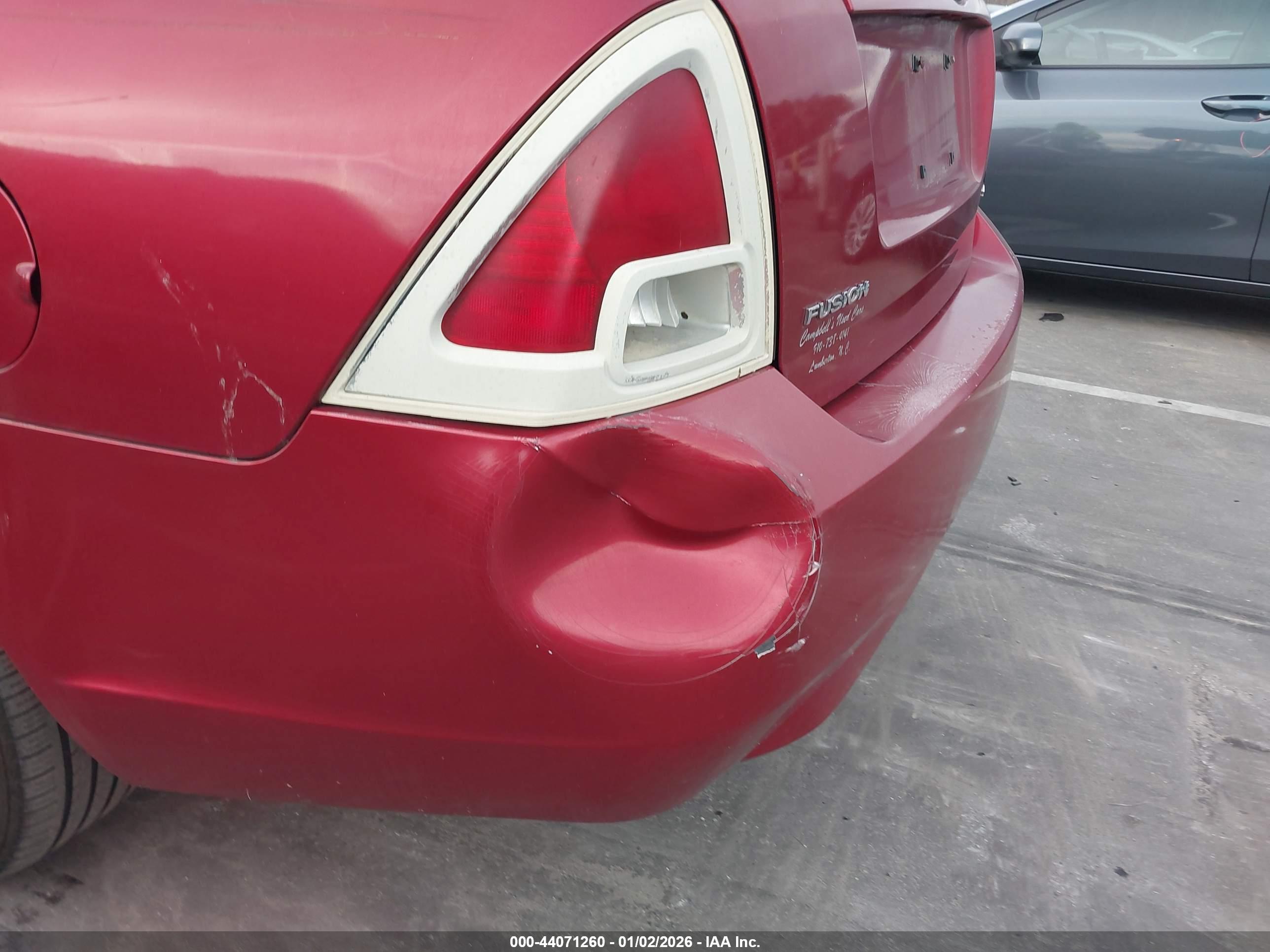 FORD FUSION image 6