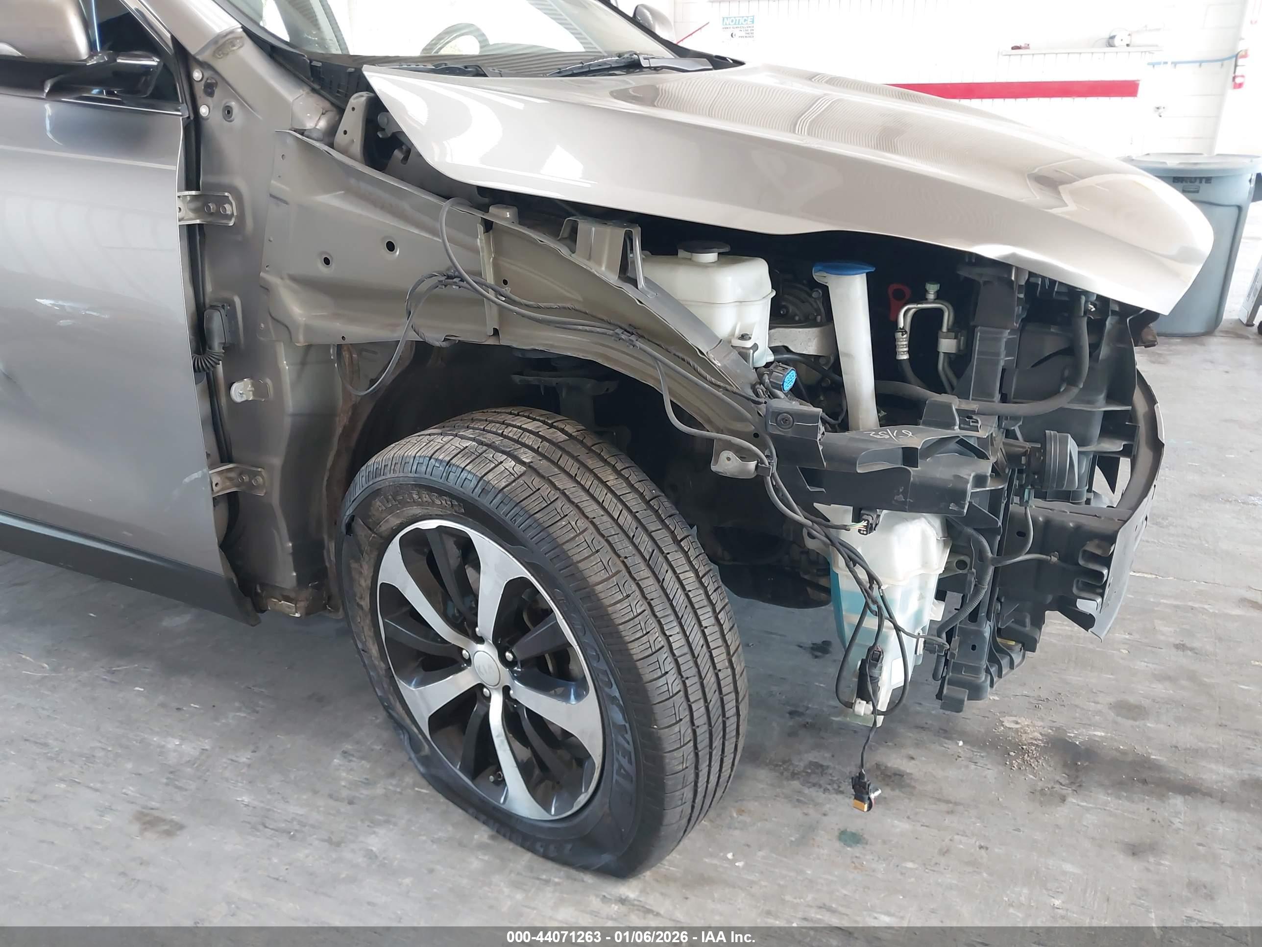 KIA SORENTO image 6