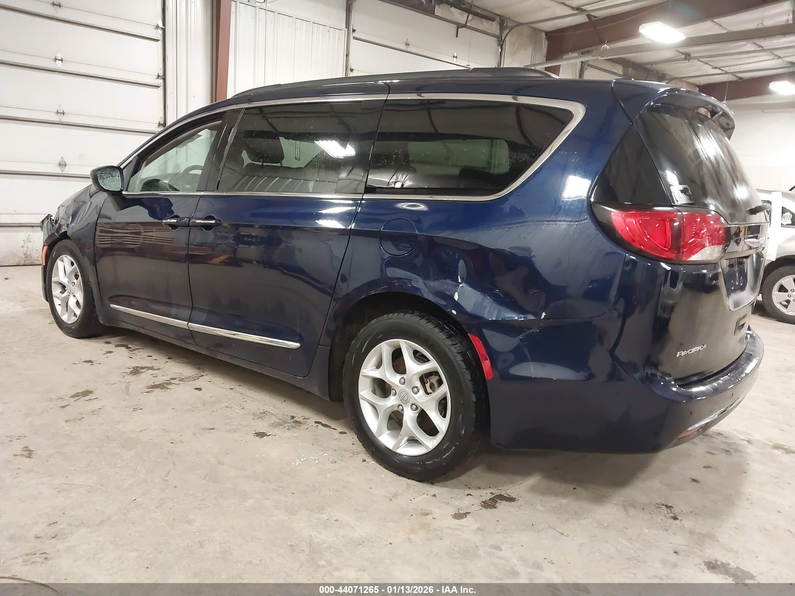 CHRYSLER PACIFICA image 3