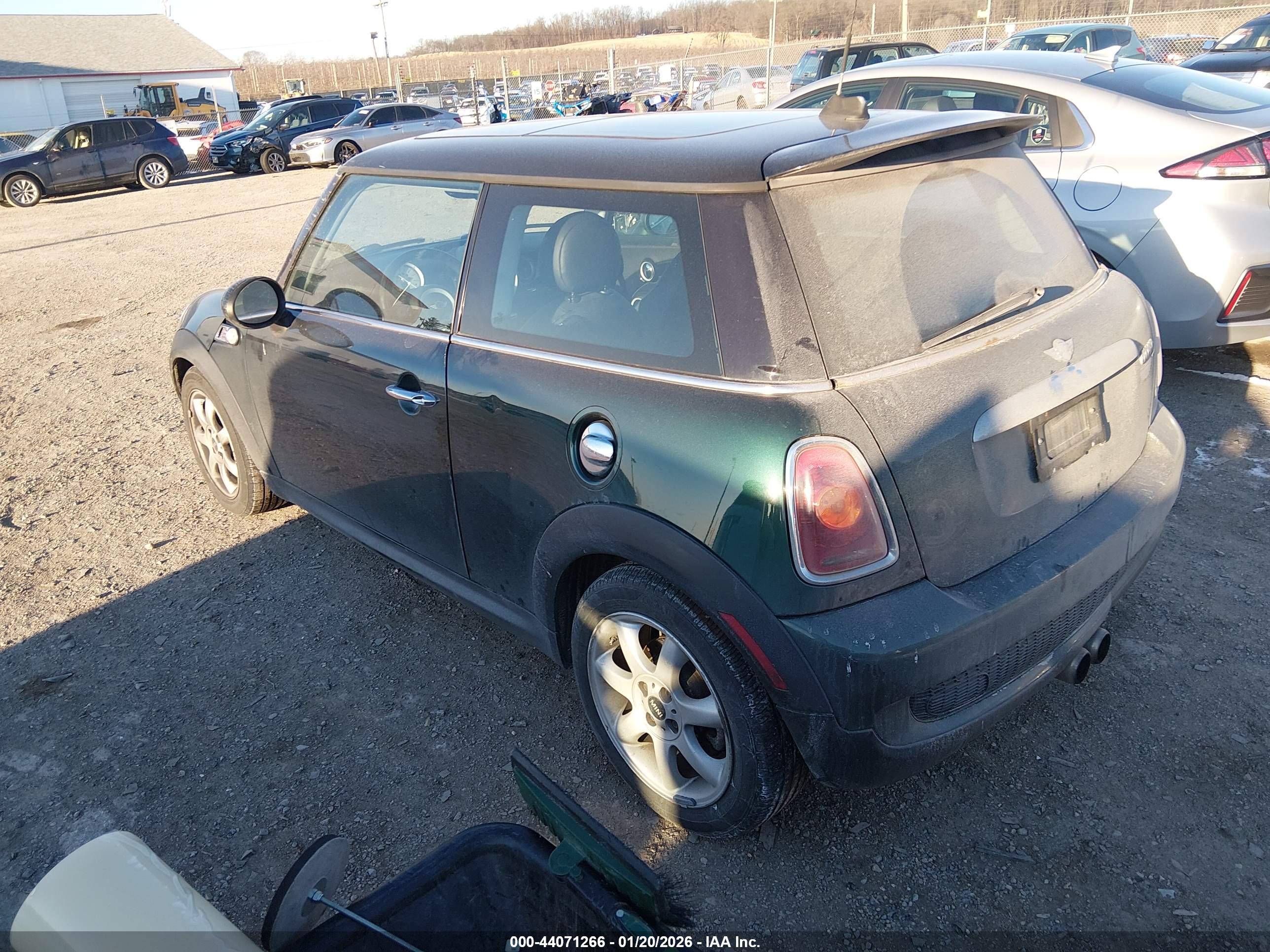 MINI COOPER image 3