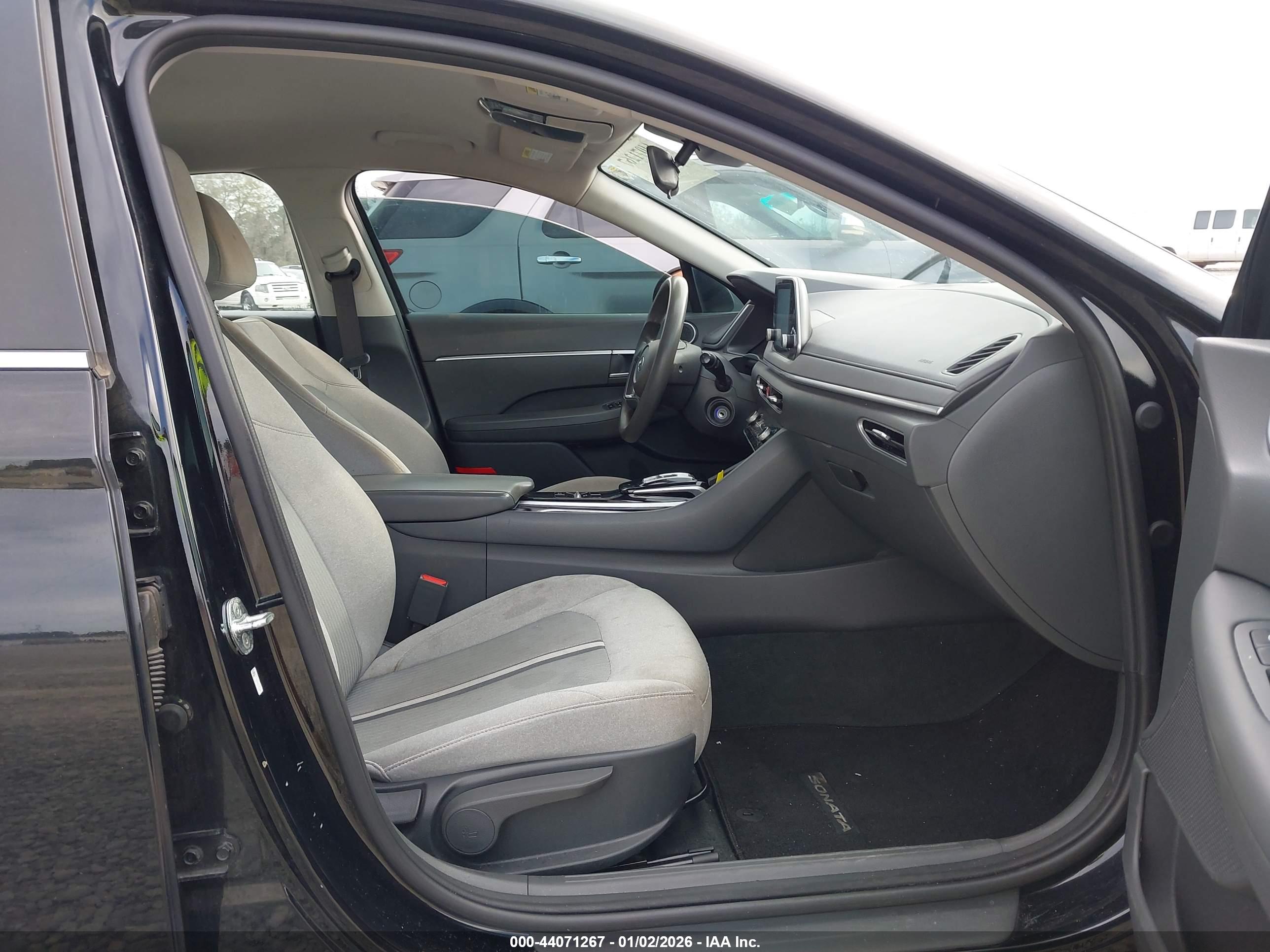 HYUNDAI SONATA image 5