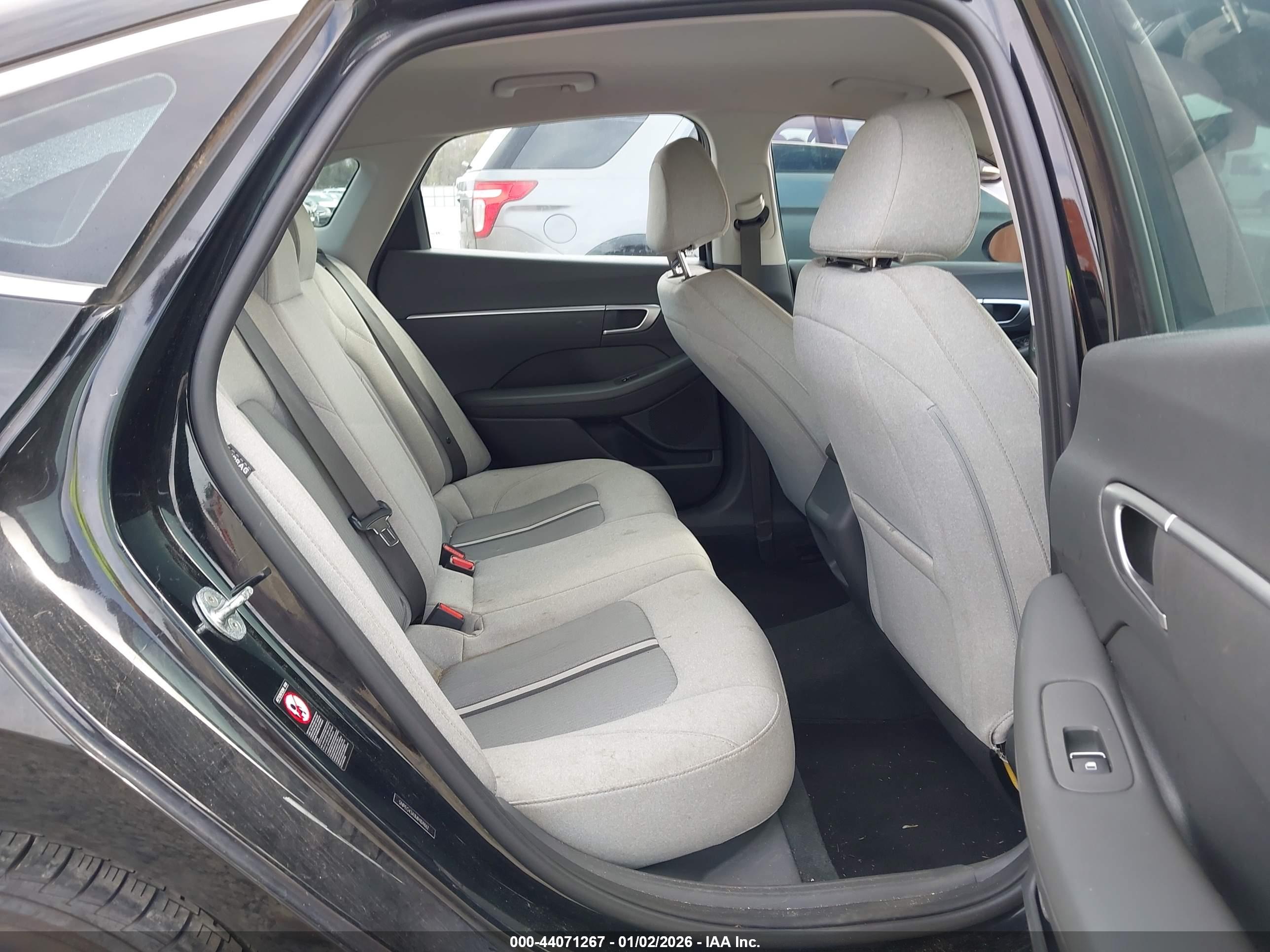 HYUNDAI SONATA image 8