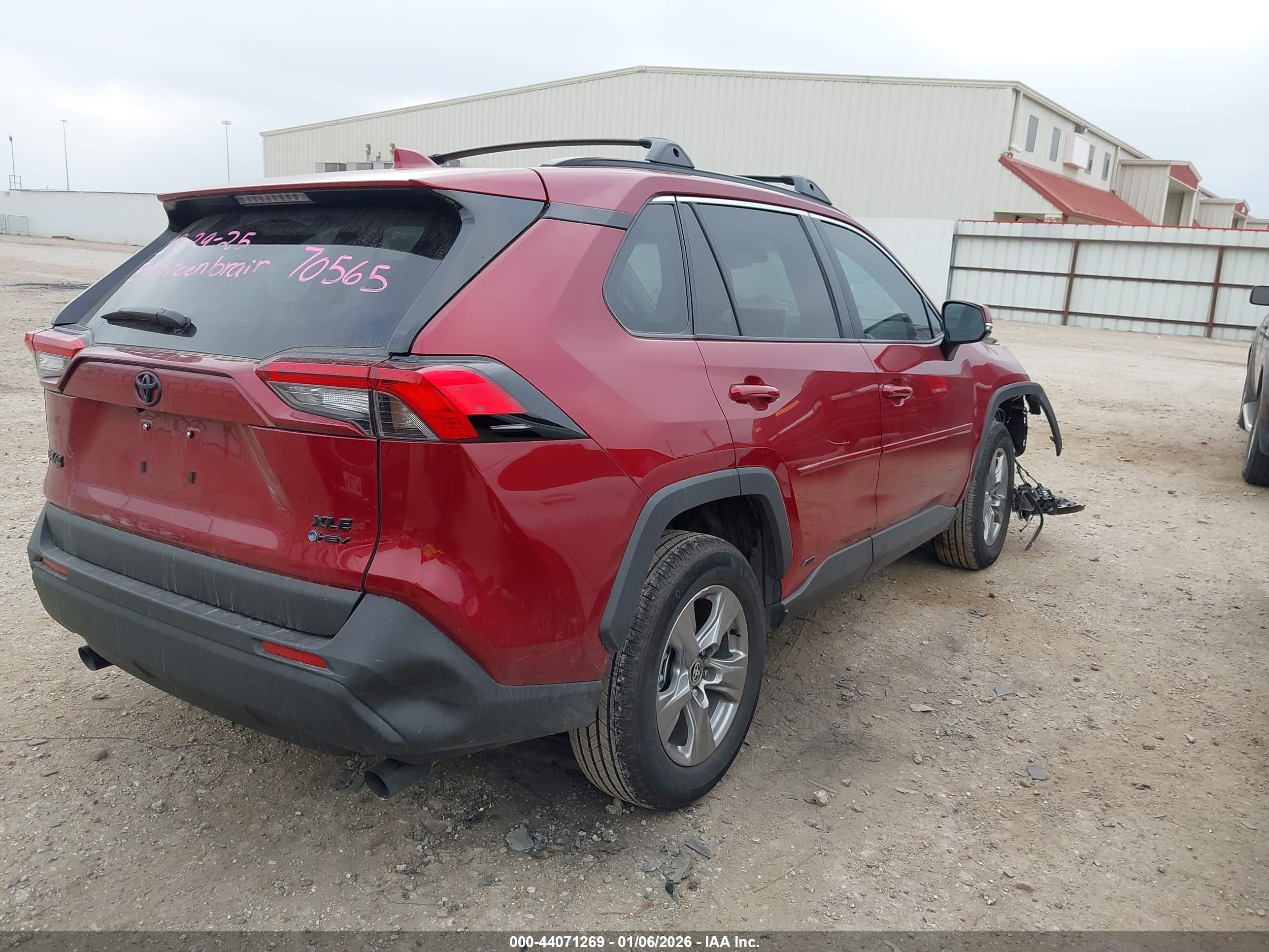 TOYOTA RAV4 image 4