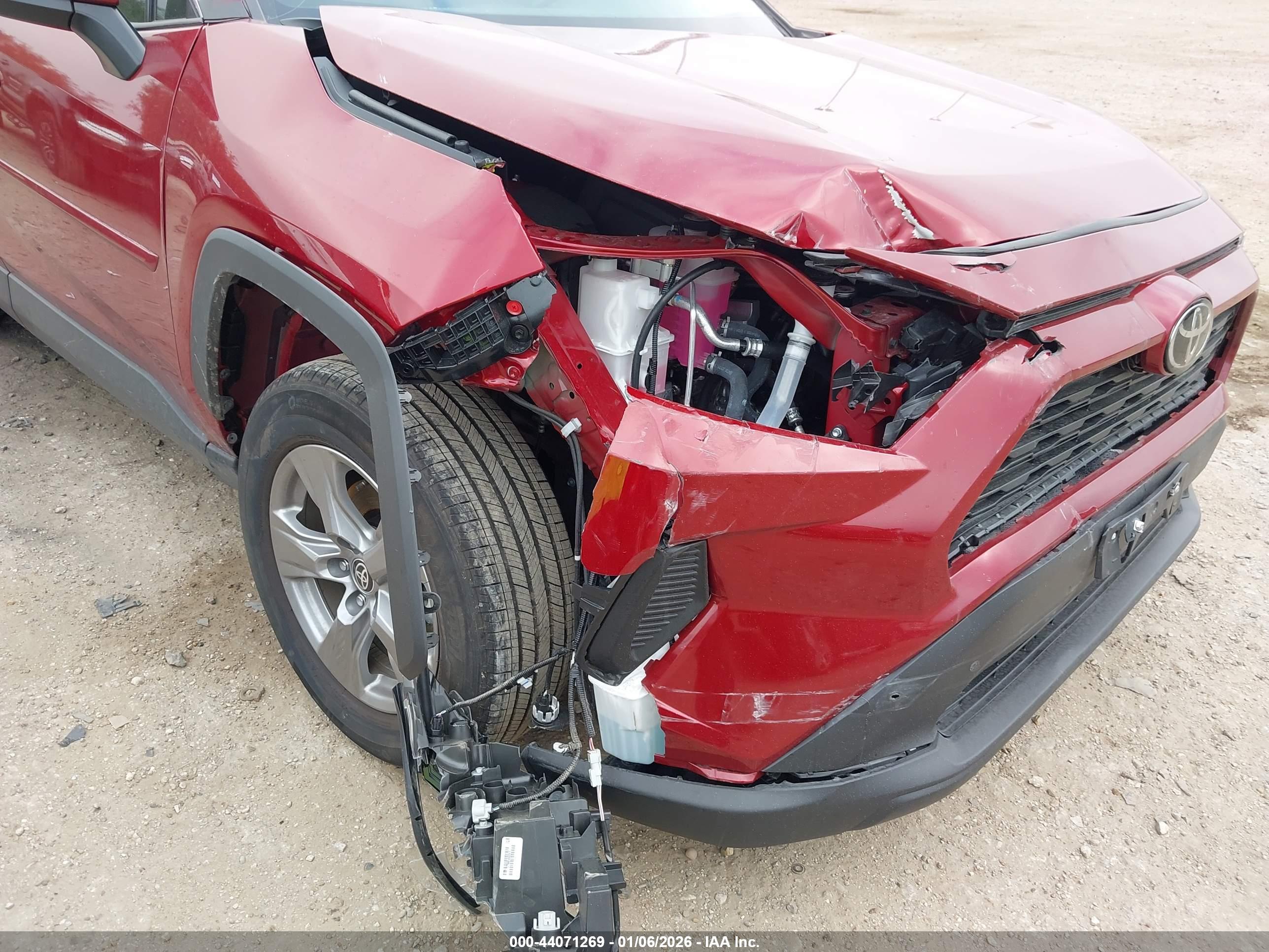 TOYOTA RAV4 image 6
