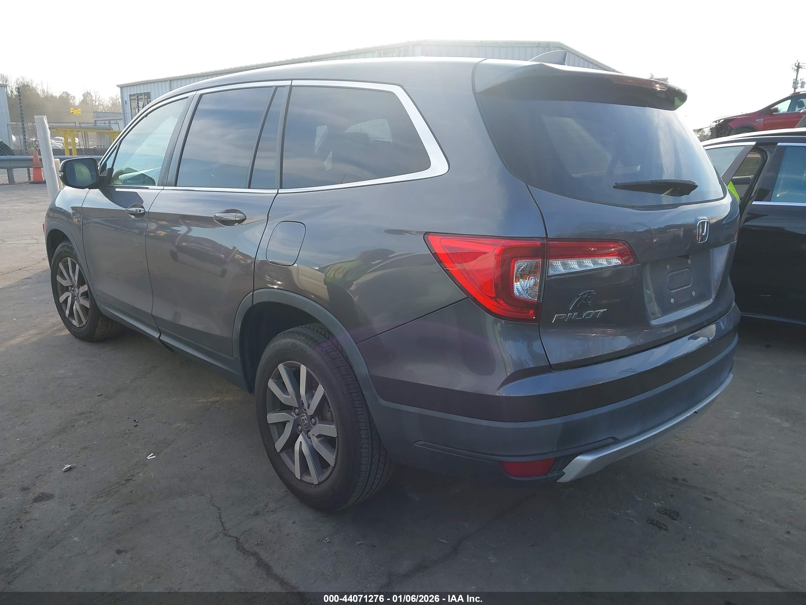 HONDA PILOT image 3