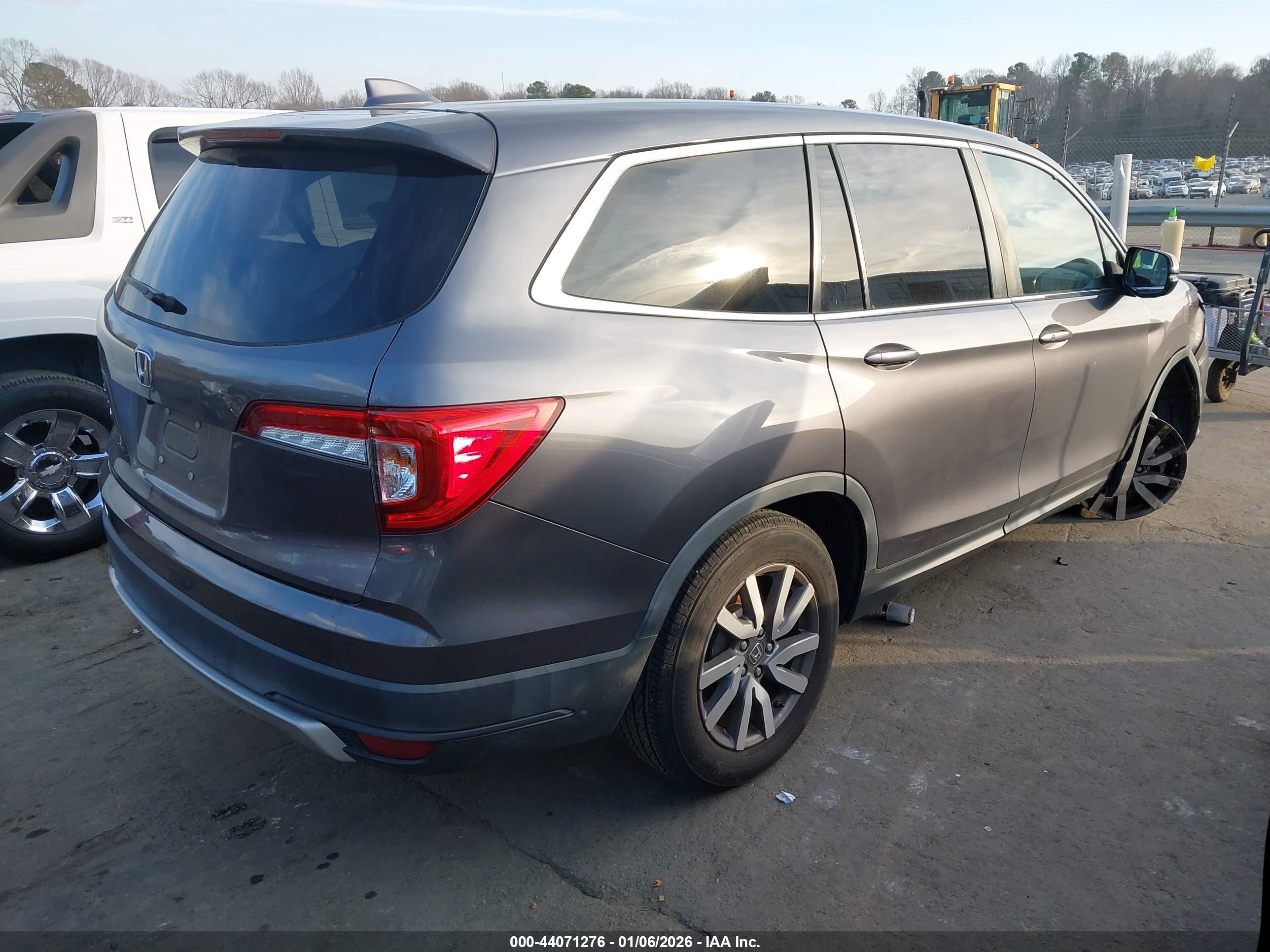 HONDA PILOT image 4
