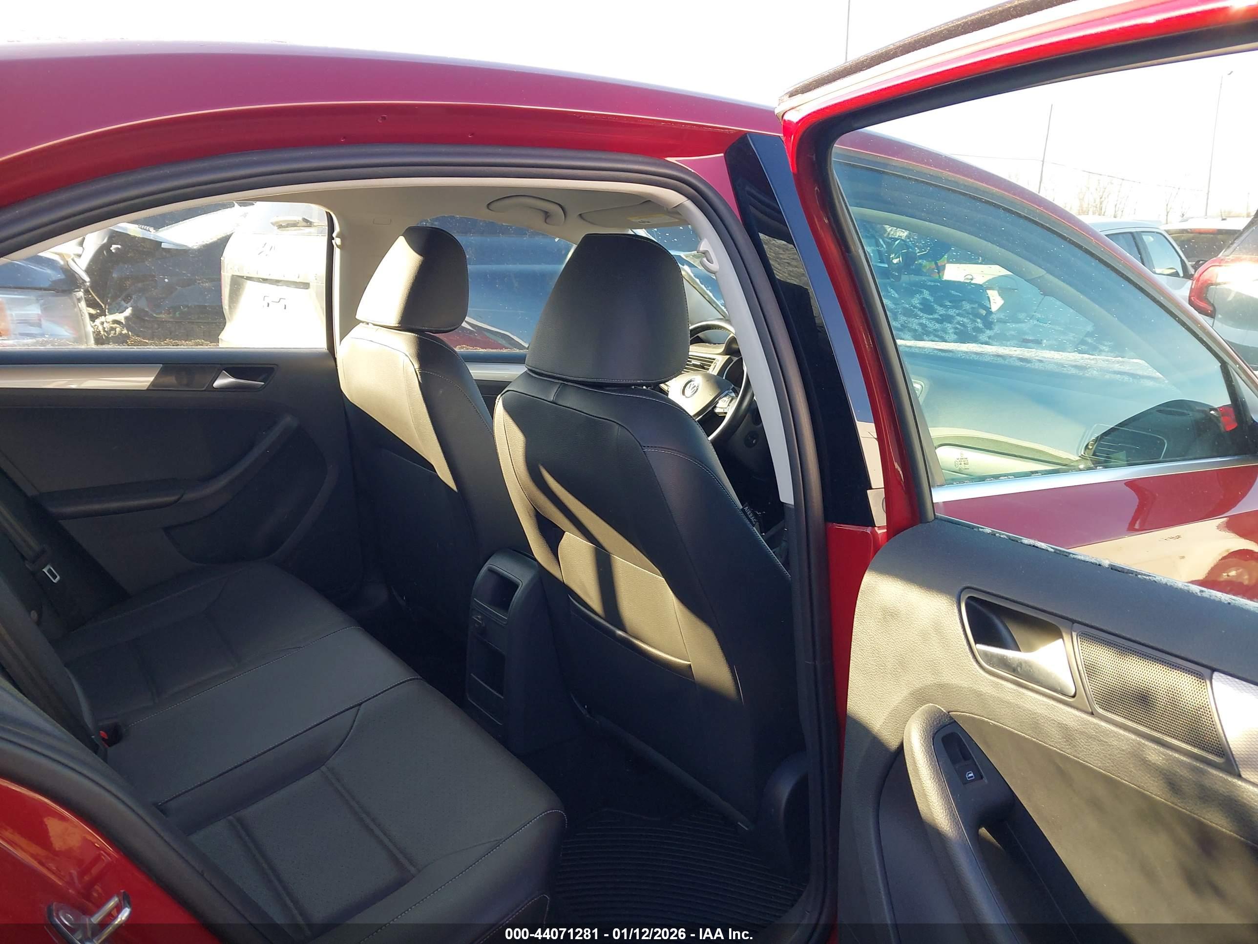 VOLKSWAGEN JETTA image 8