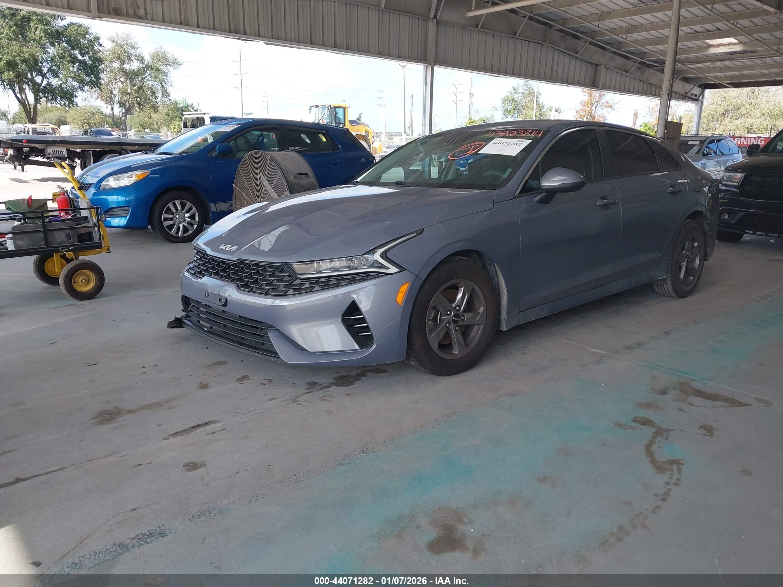 KIA K5 image 2