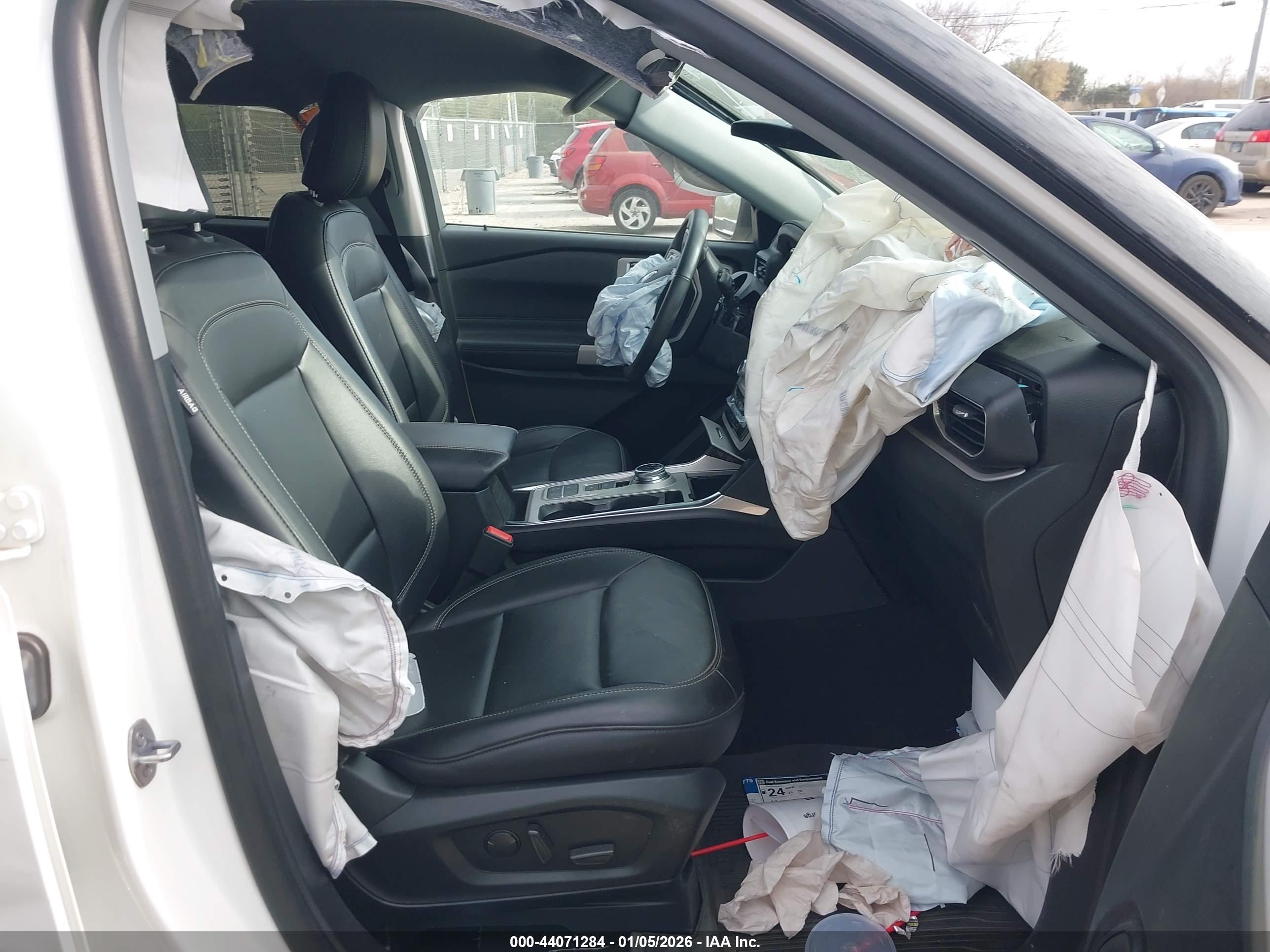 FORD EXPLORER image 5