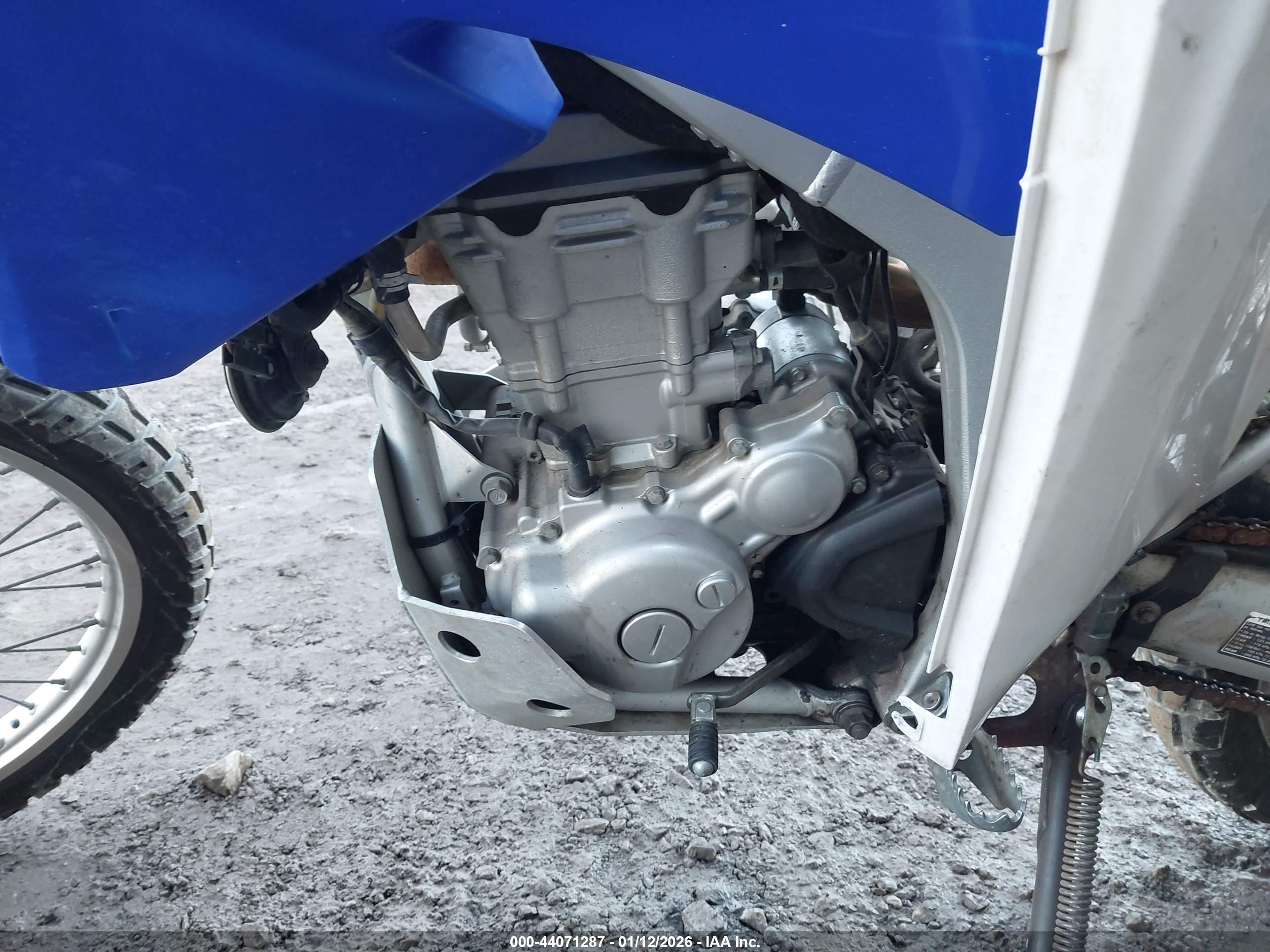 YAMAHA WR250 image 9