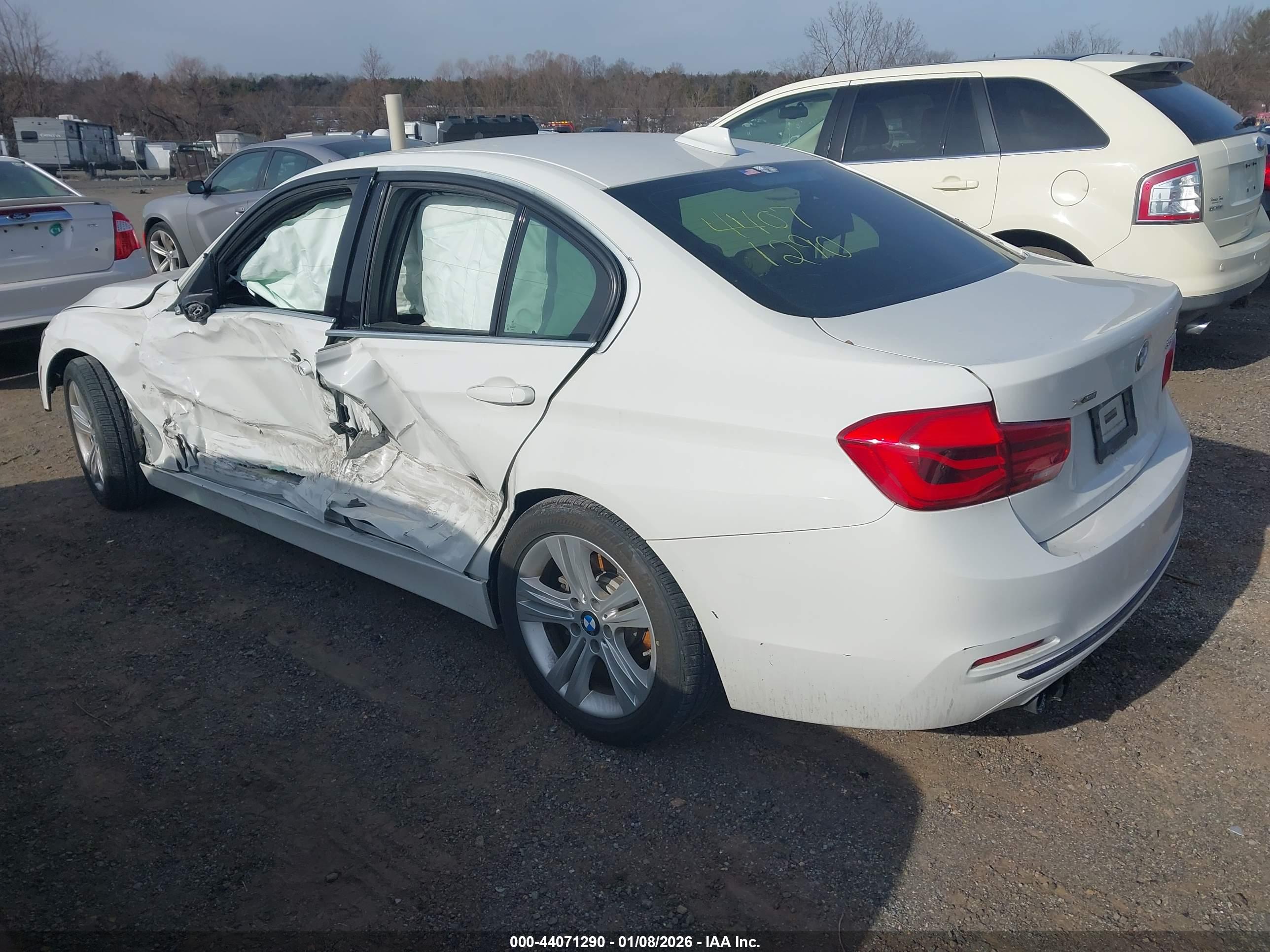 BMW 330I image 3