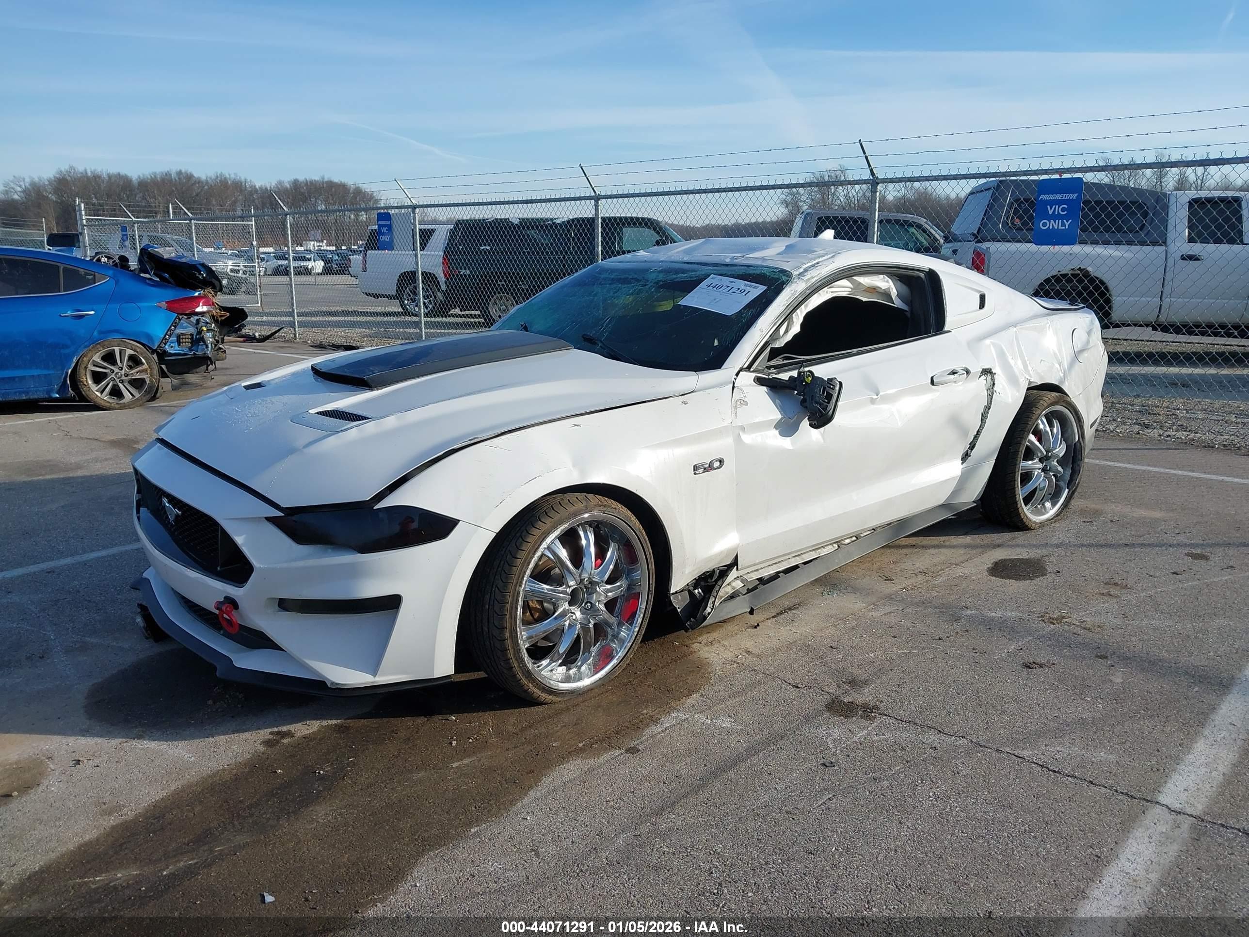 FORD MUSTANG image 2