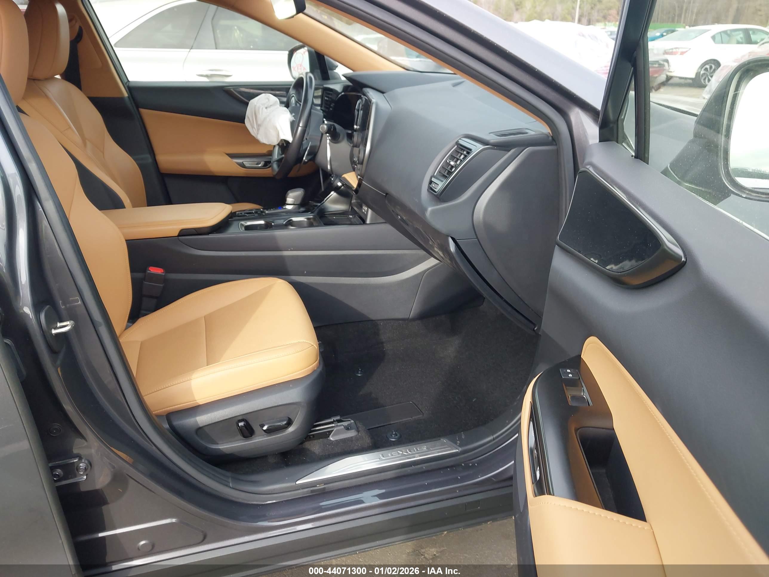 LEXUS NX image 5