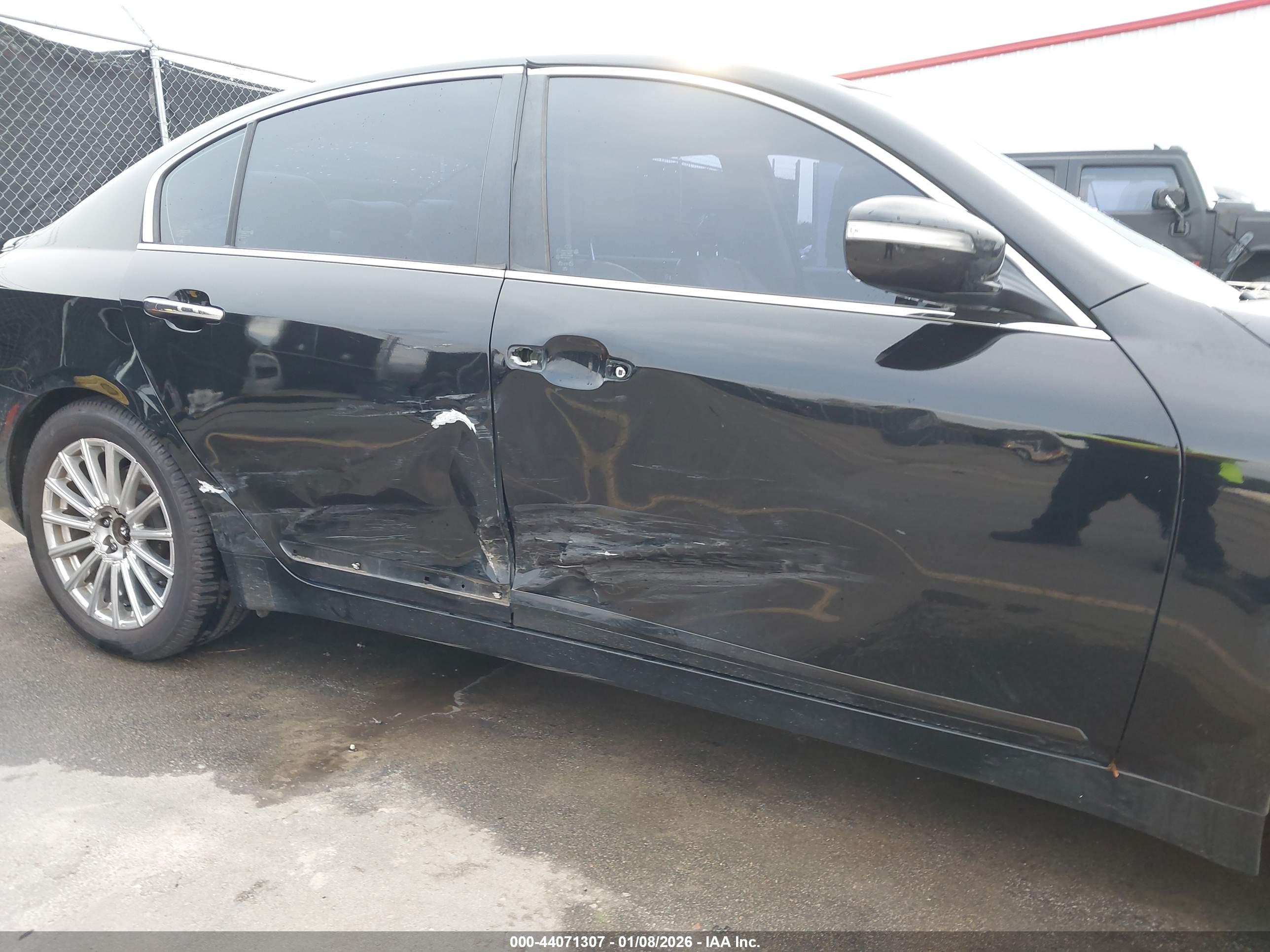 HYUNDAI GENESIS image 6