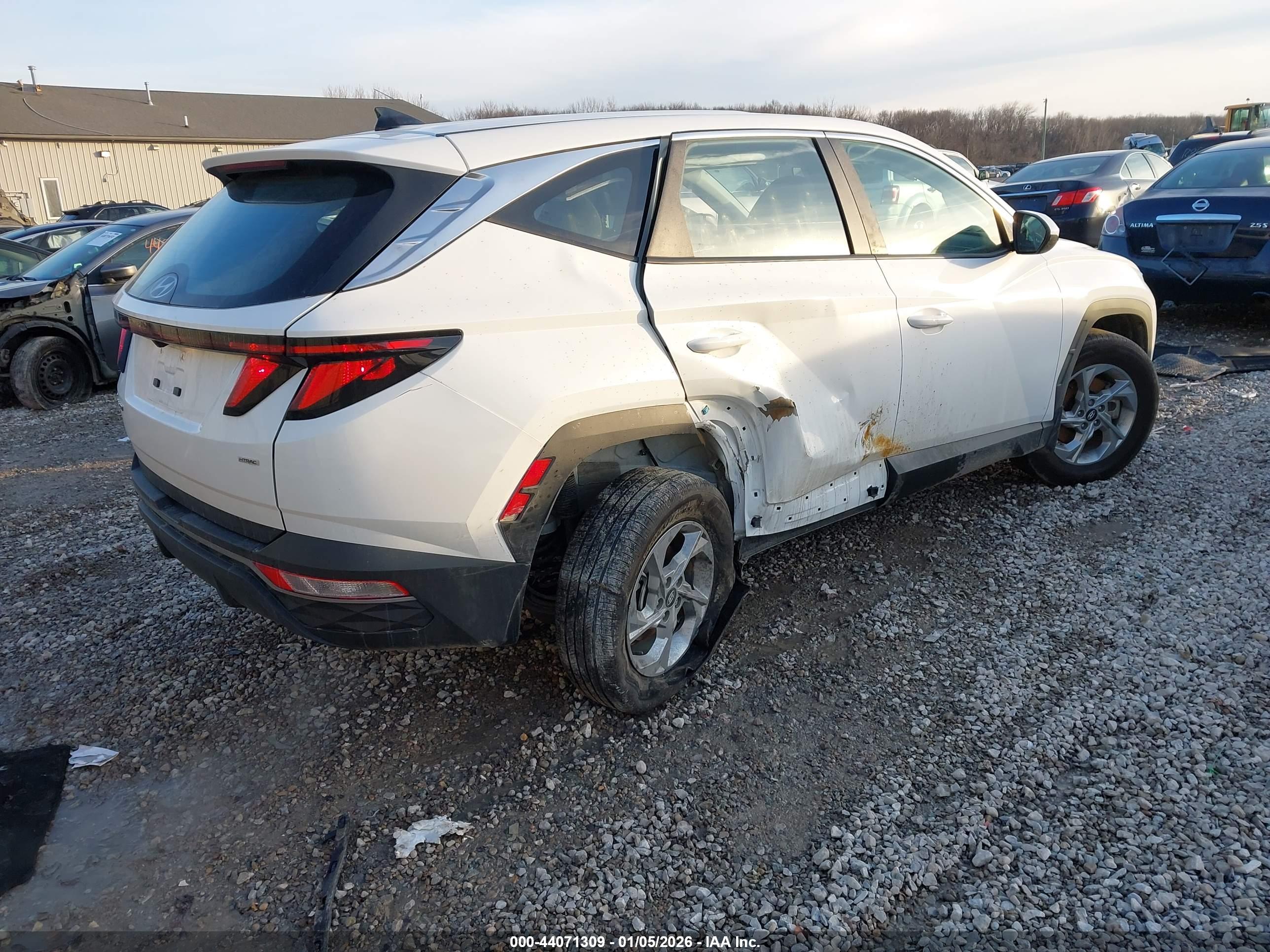 HYUNDAI TUCSON image 4