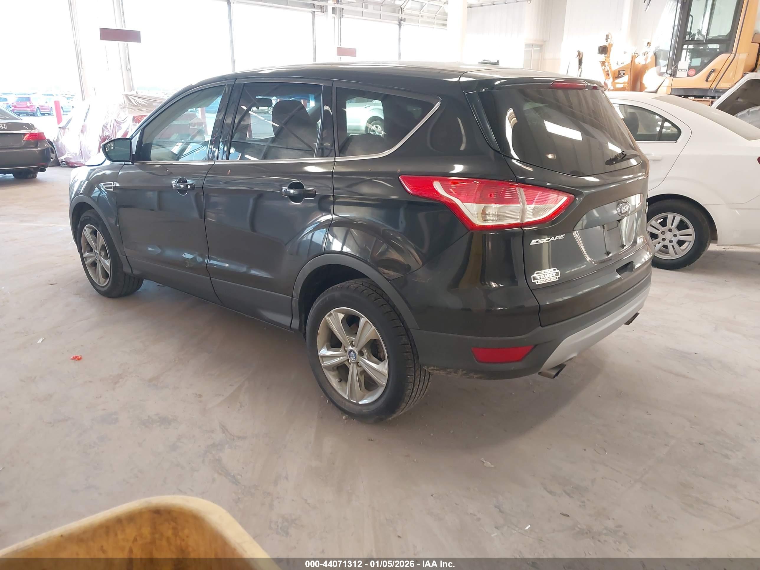 FORD ESCAPE image 3