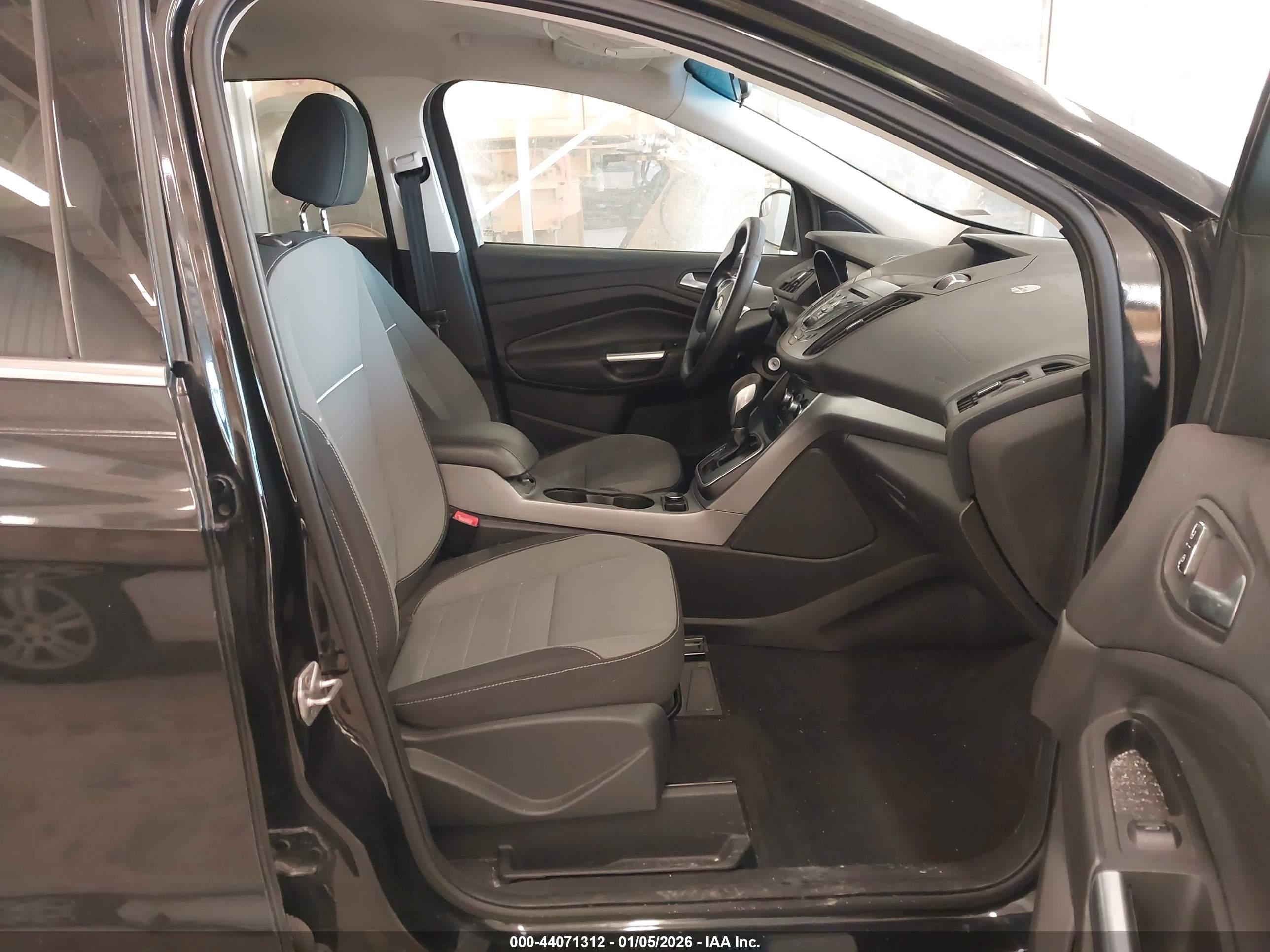 FORD ESCAPE image 5