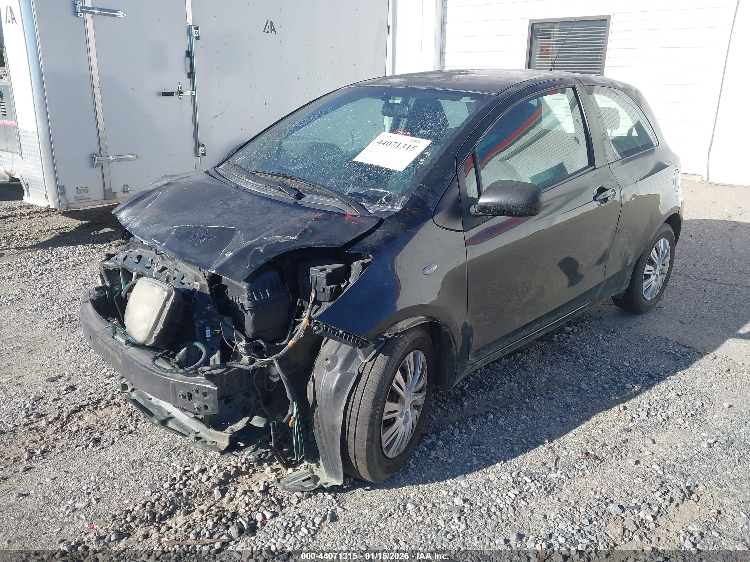 TOYOTA YARIS image 2