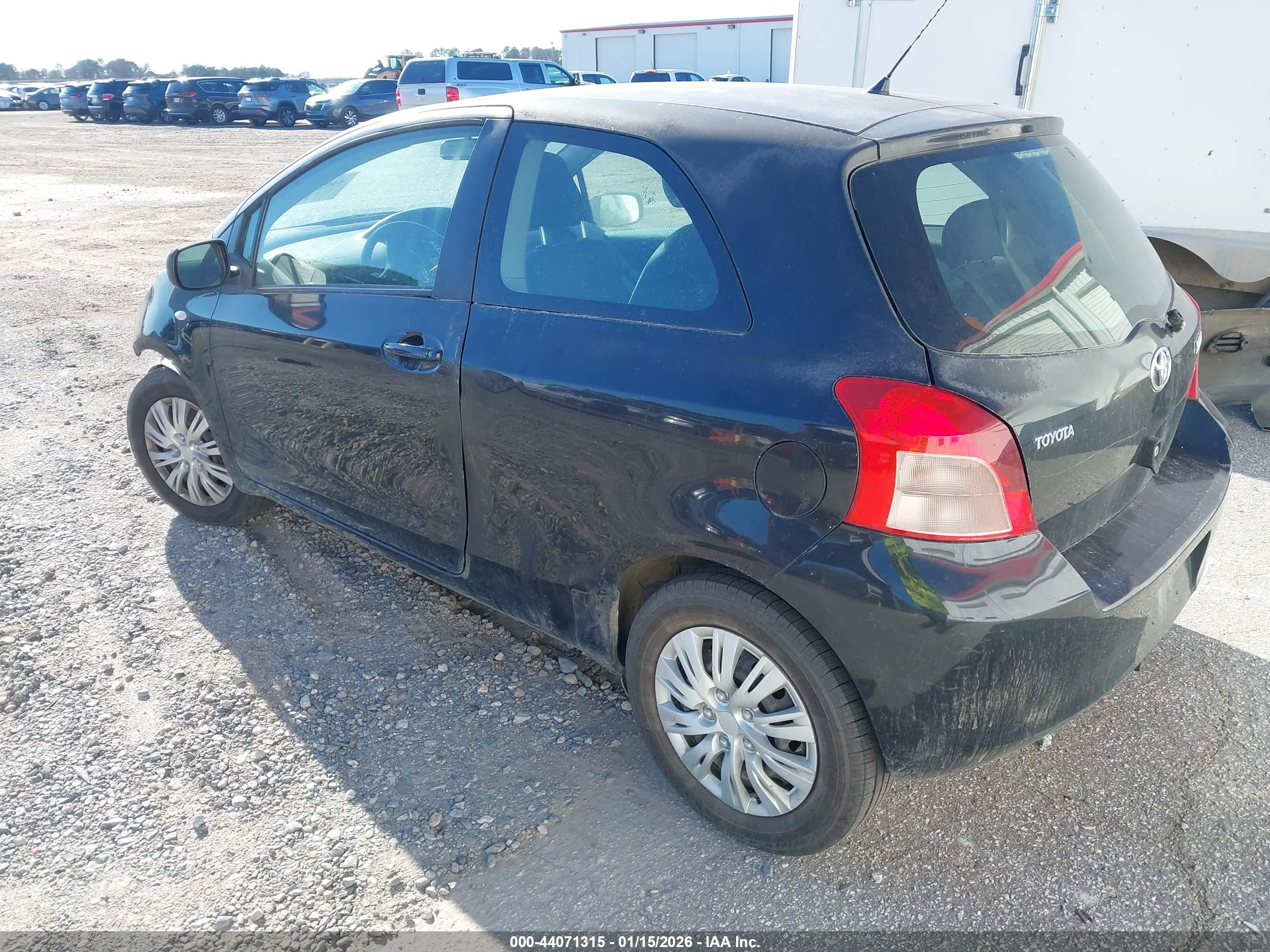 TOYOTA YARIS image 3