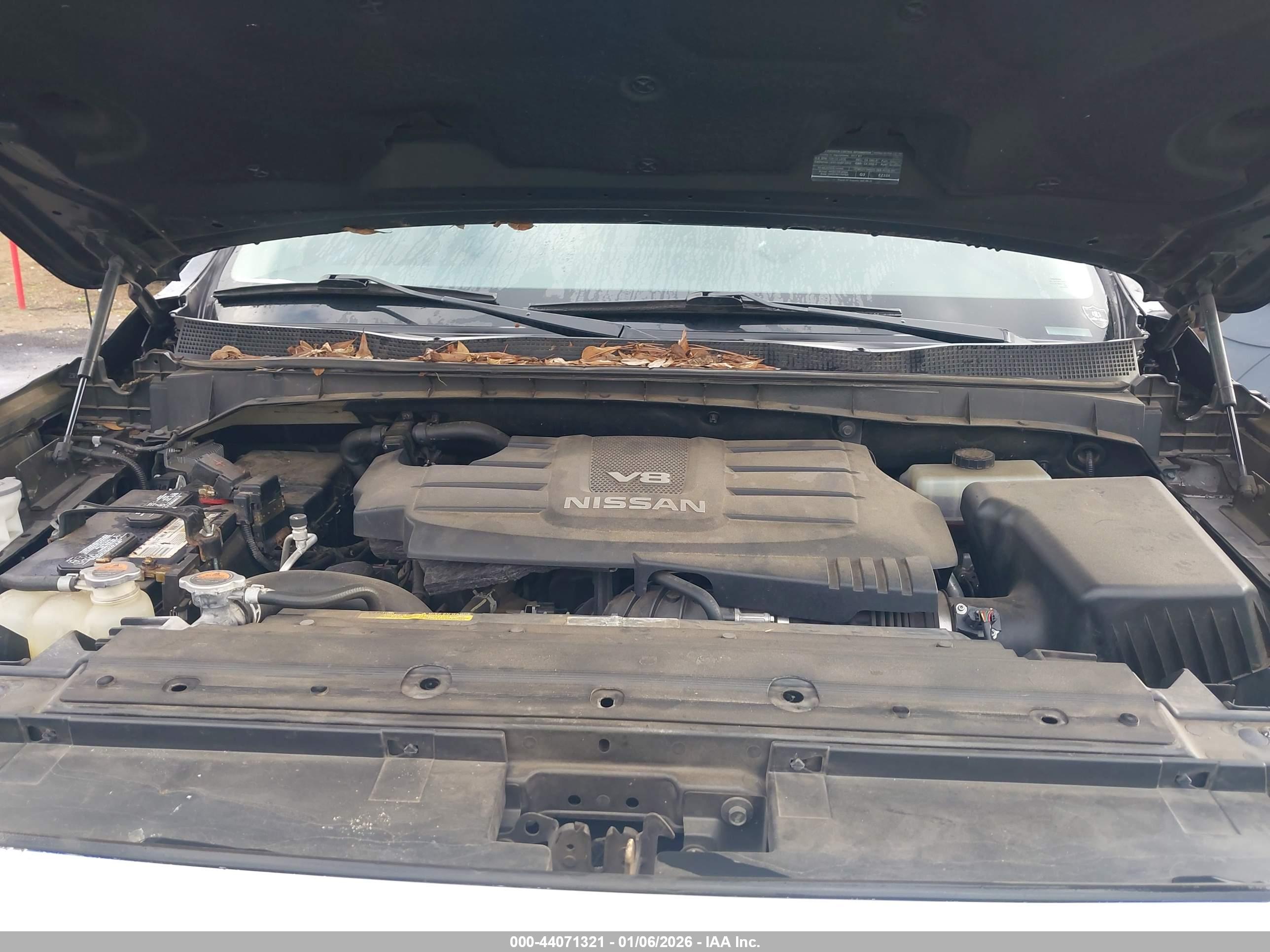 NISSAN TITAN image 10