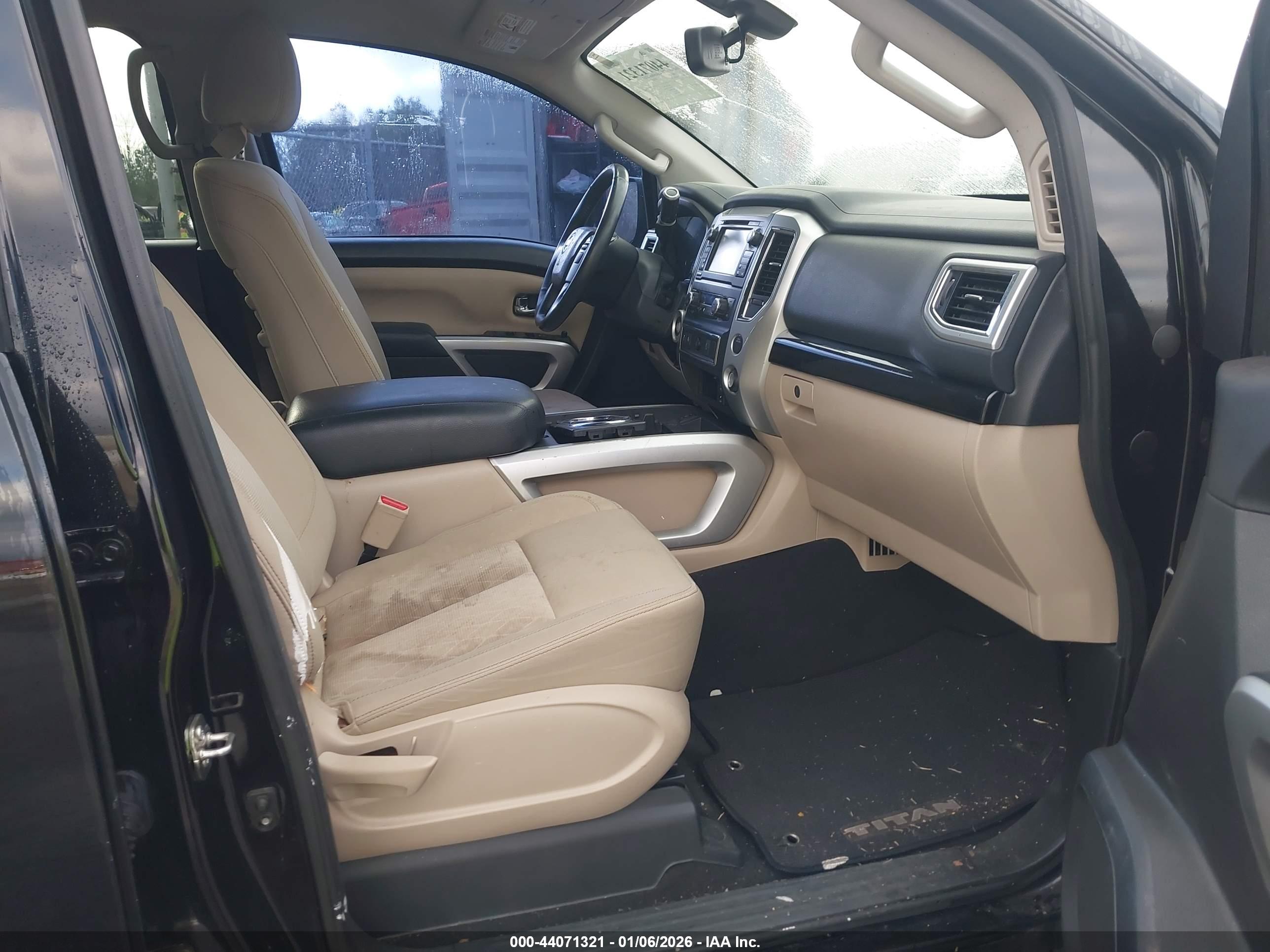 NISSAN TITAN image 5
