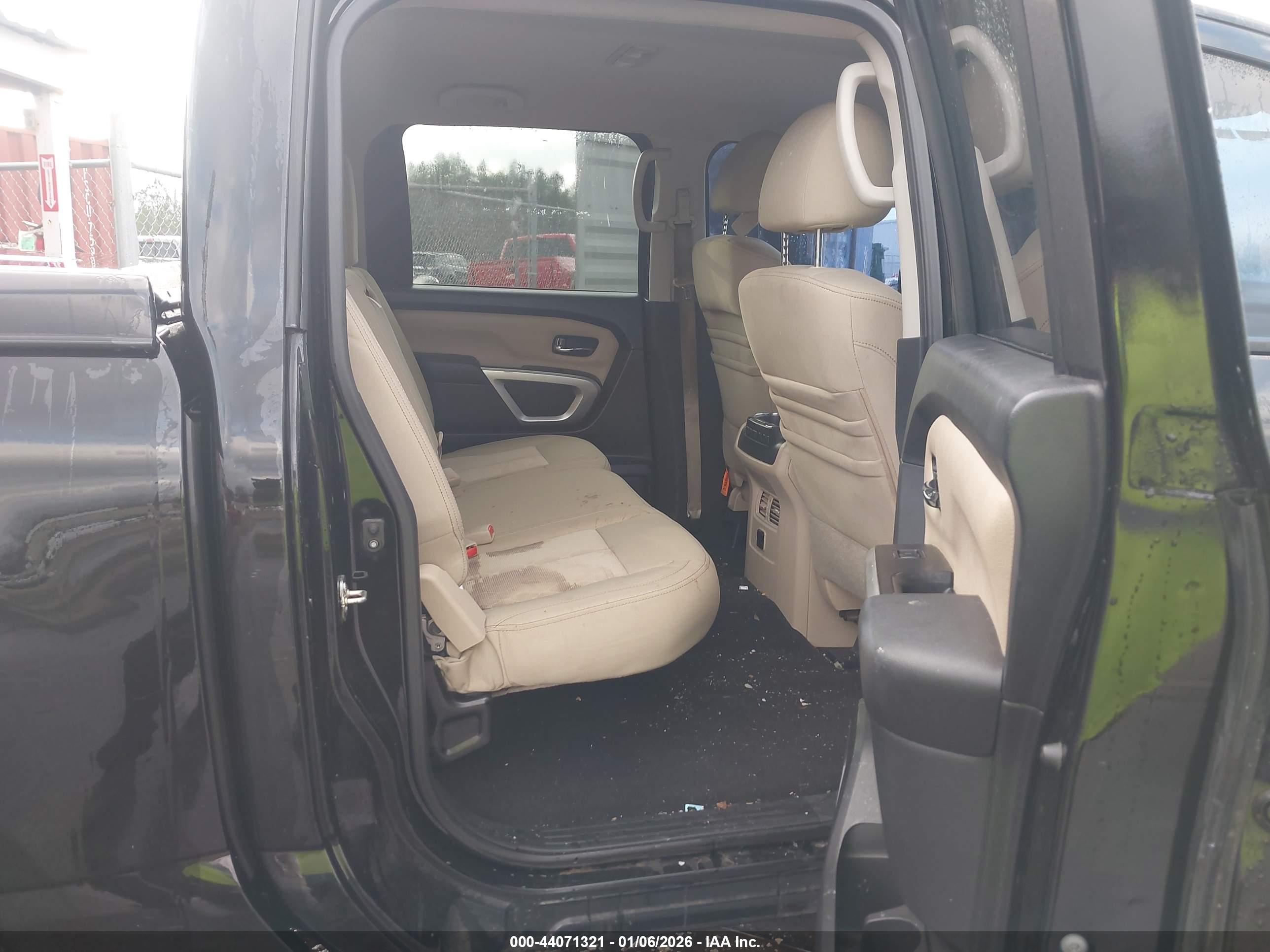 NISSAN TITAN image 8