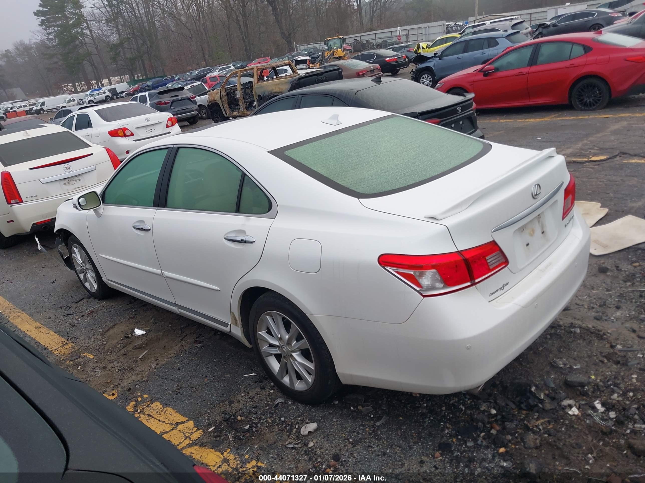 LEXUS ES image 3