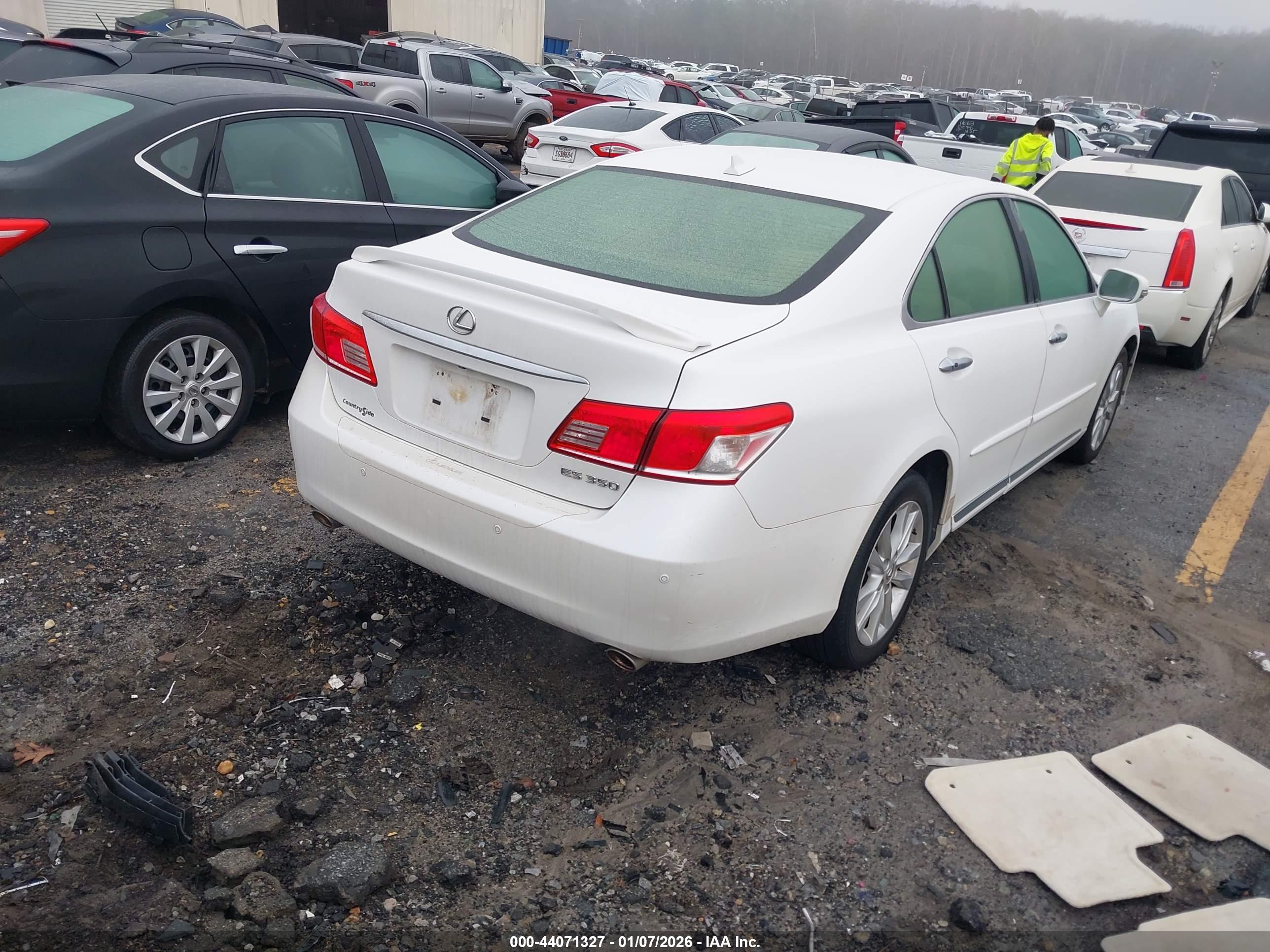 LEXUS ES image 4
