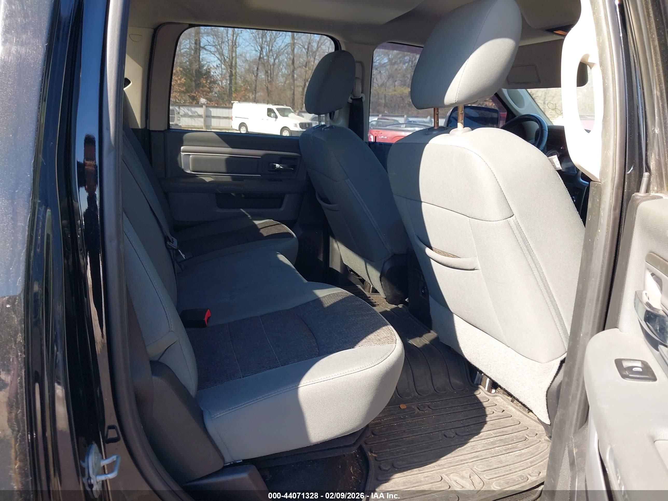 RAM 2500 image 8