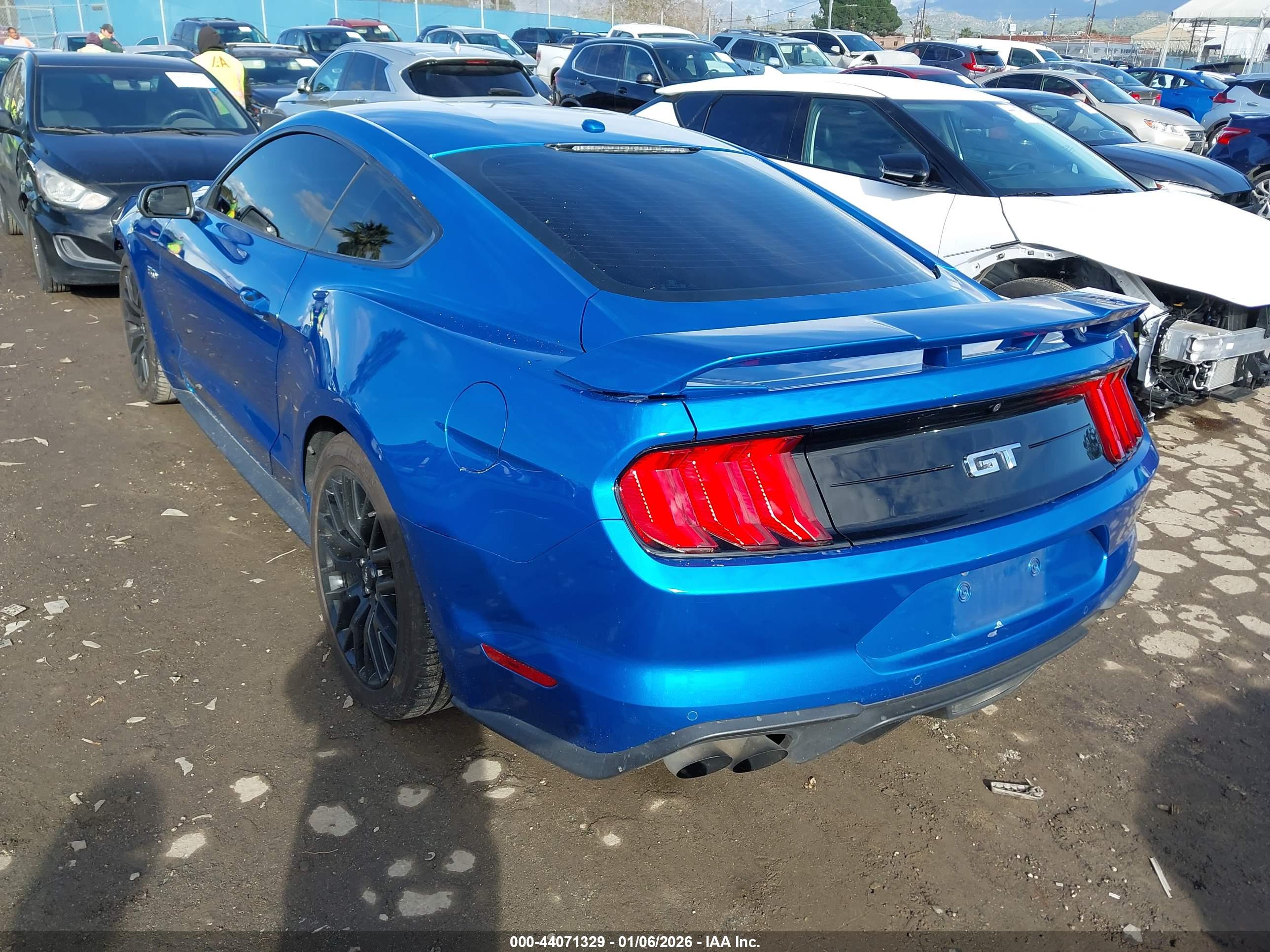 FORD MUSTANG image 3