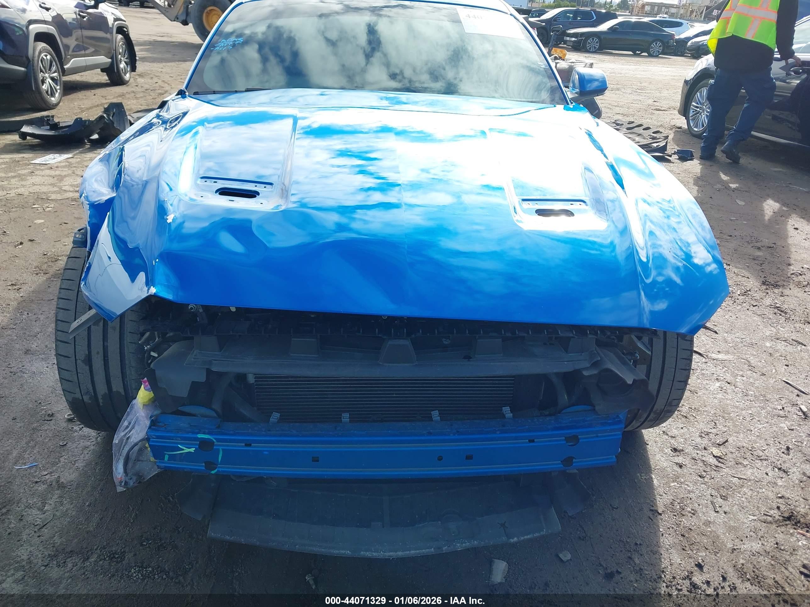 FORD MUSTANG image 6