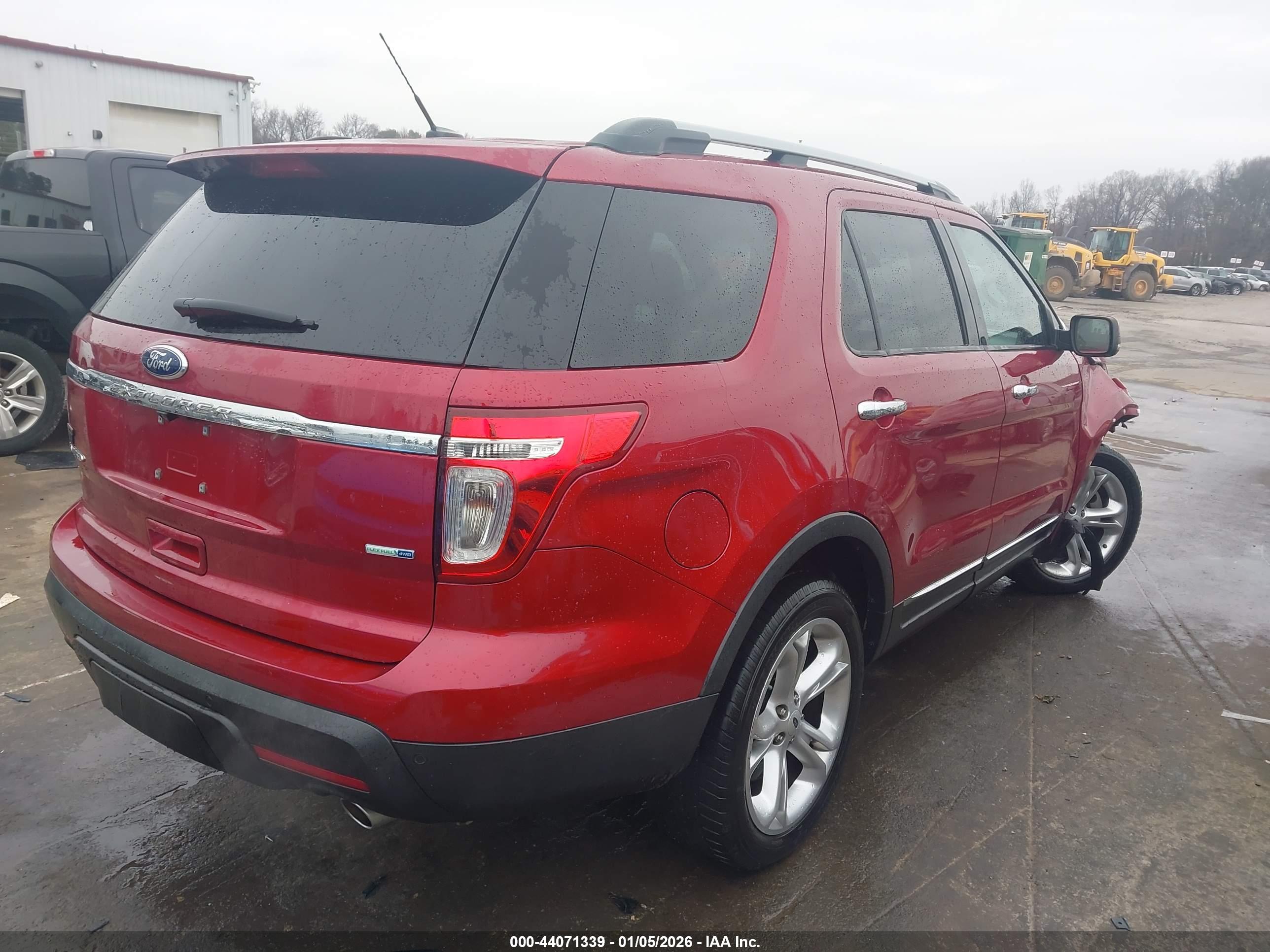 FORD EXPLORER image 4