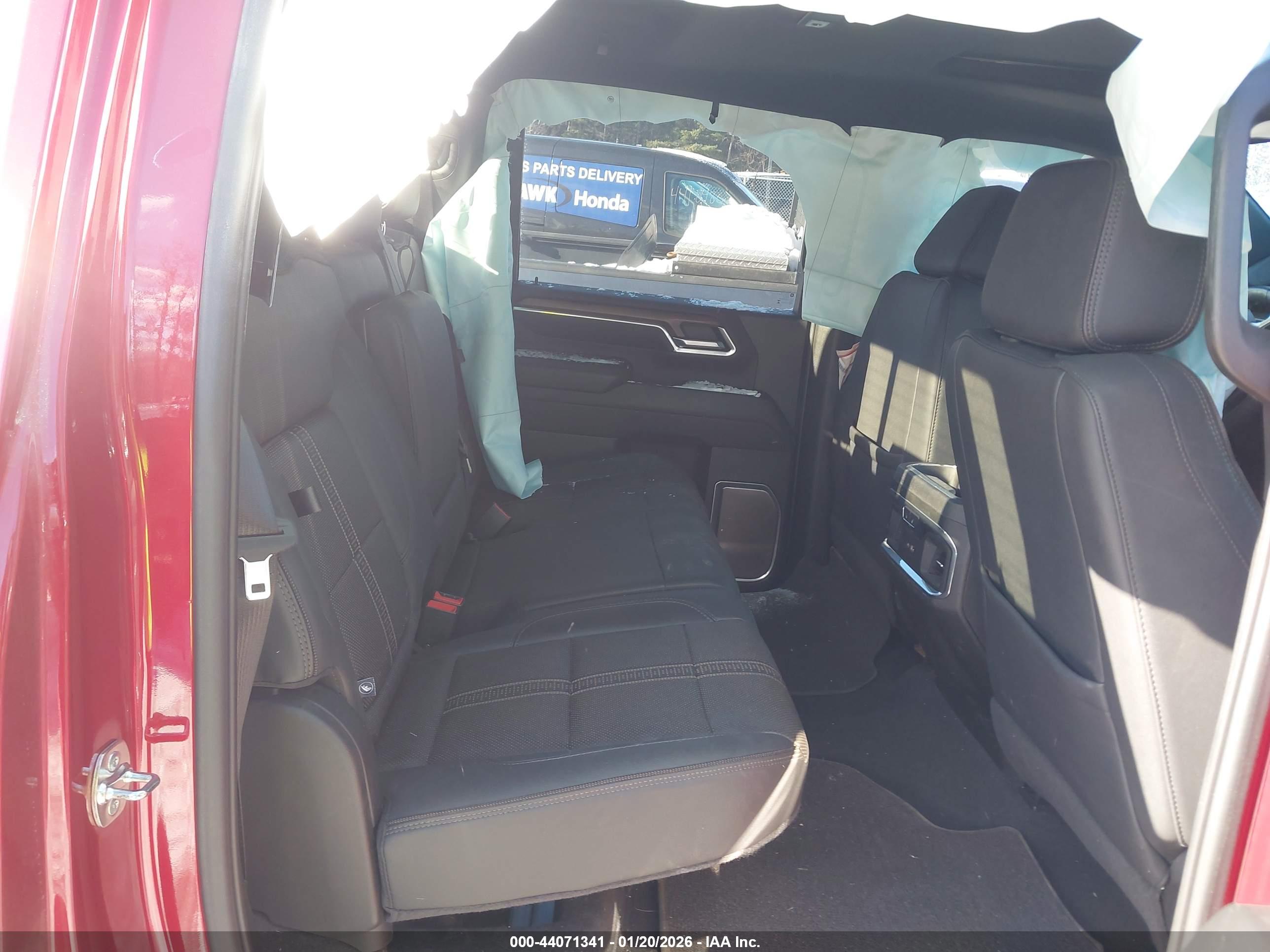 CHEVROLET SILVERADO image 8