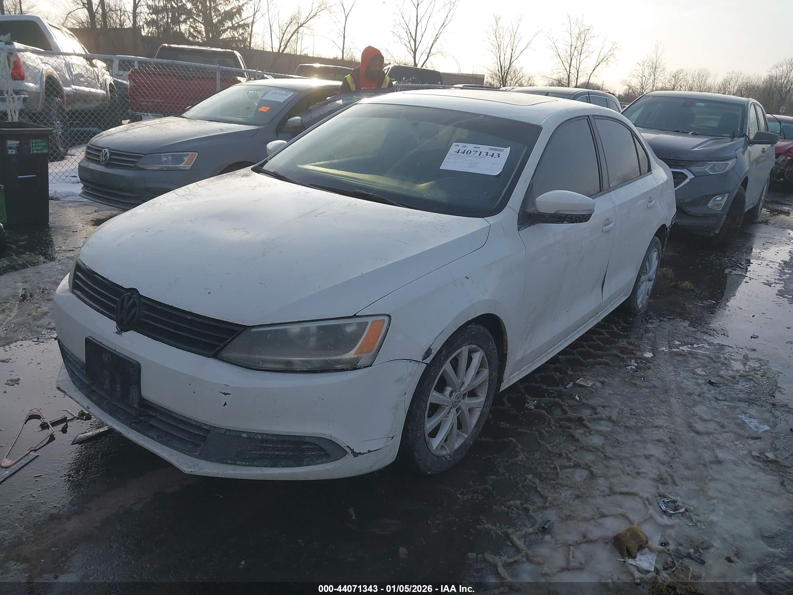 VOLKSWAGEN JETTA image 2