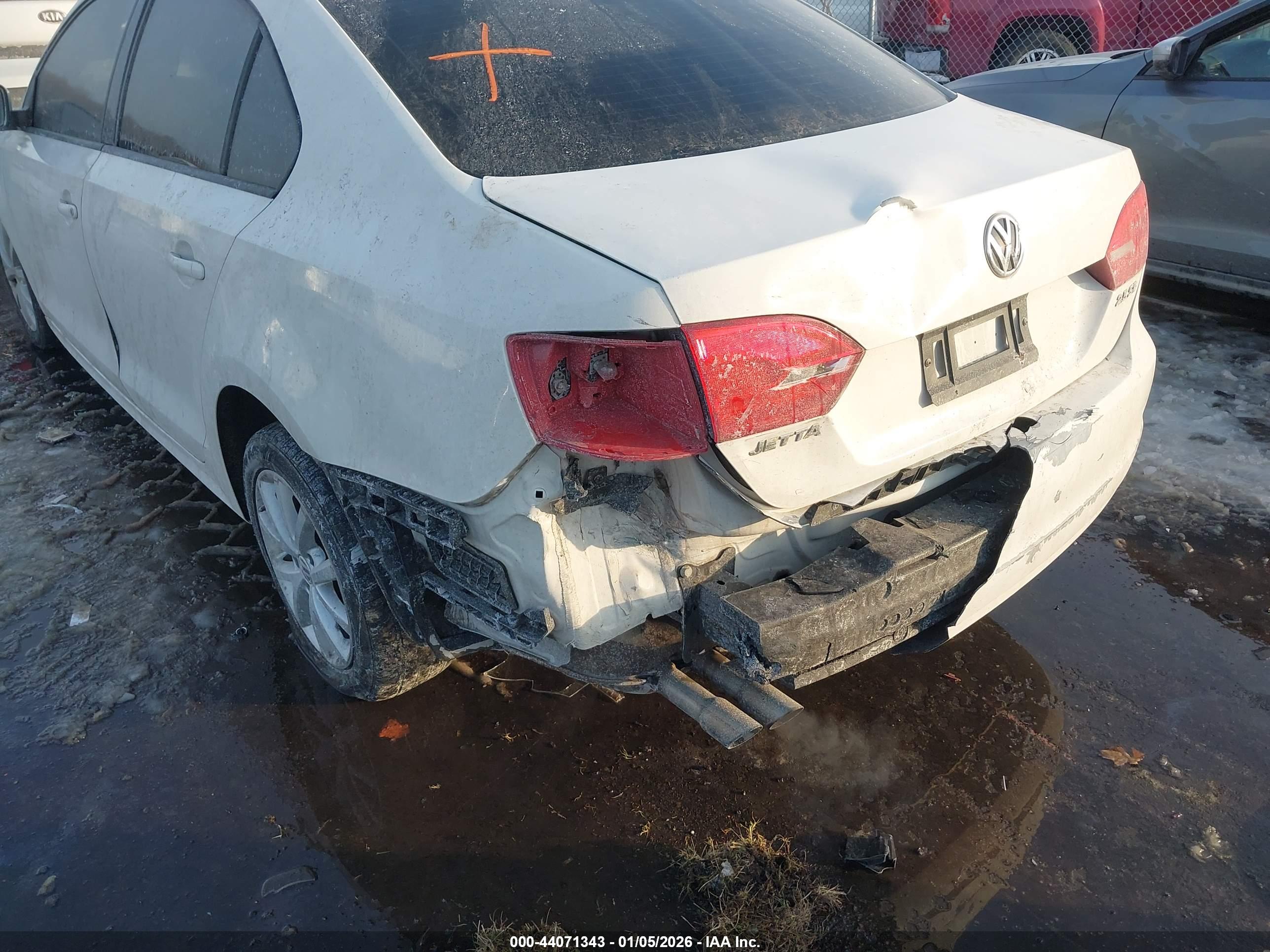 VOLKSWAGEN JETTA image 6