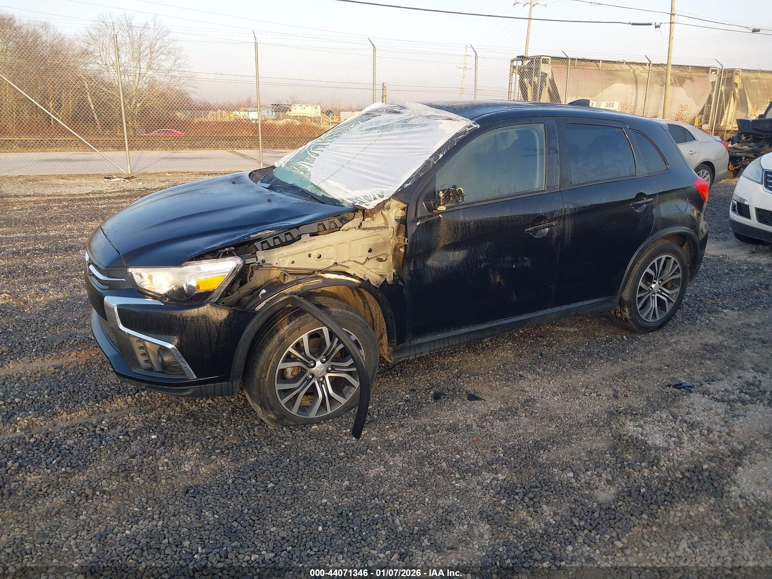 MITSUBISHI OUTLANDER image 2