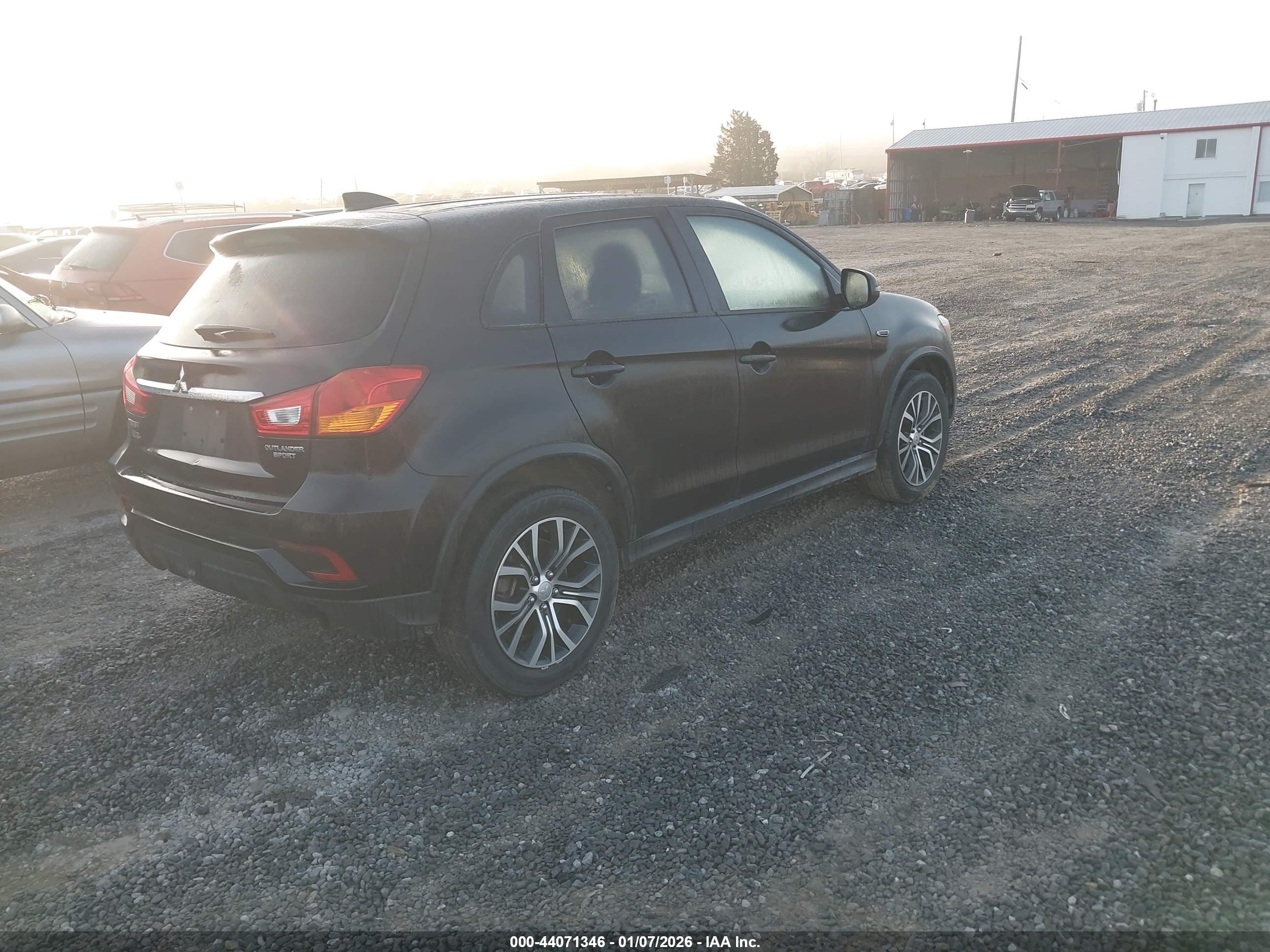 MITSUBISHI OUTLANDER image 4