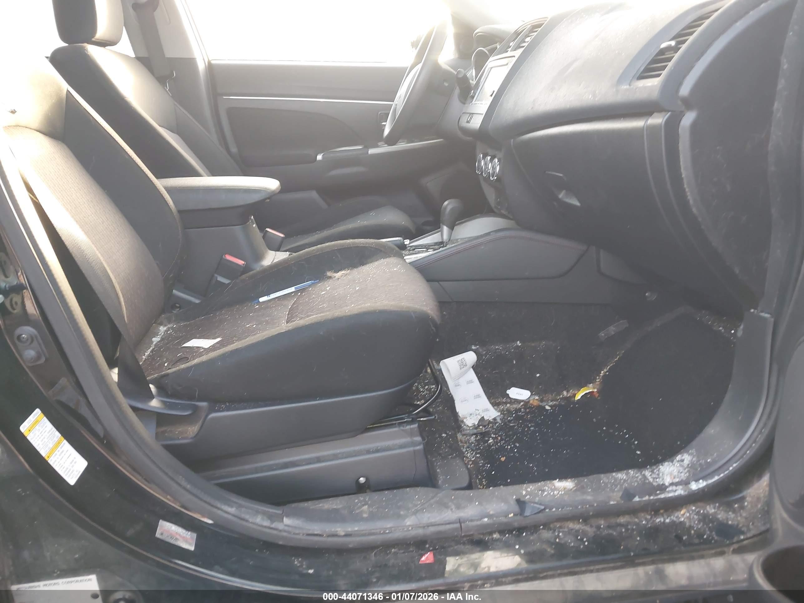 MITSUBISHI OUTLANDER image 5