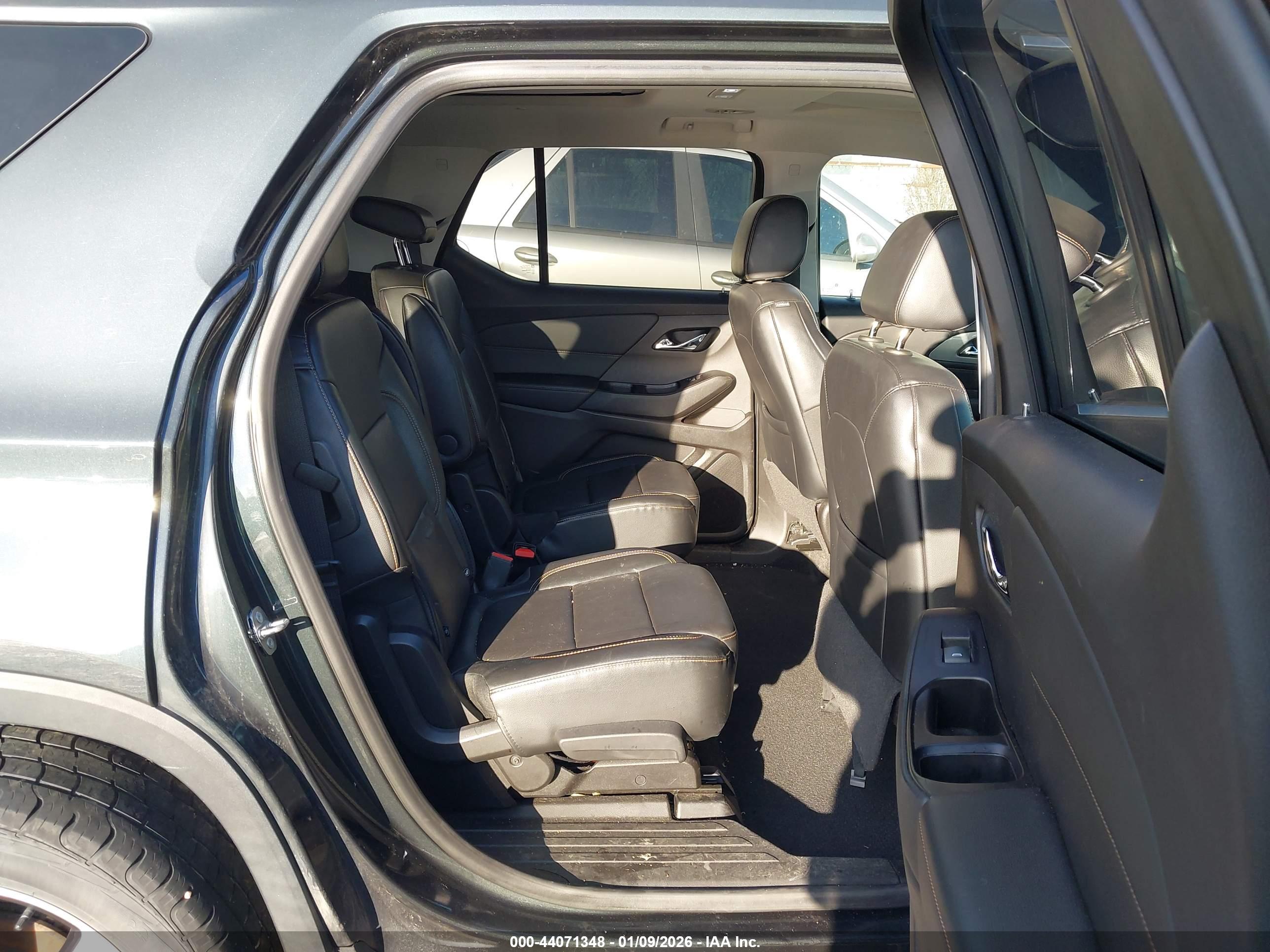 CHEVROLET TRAVERSE image 8