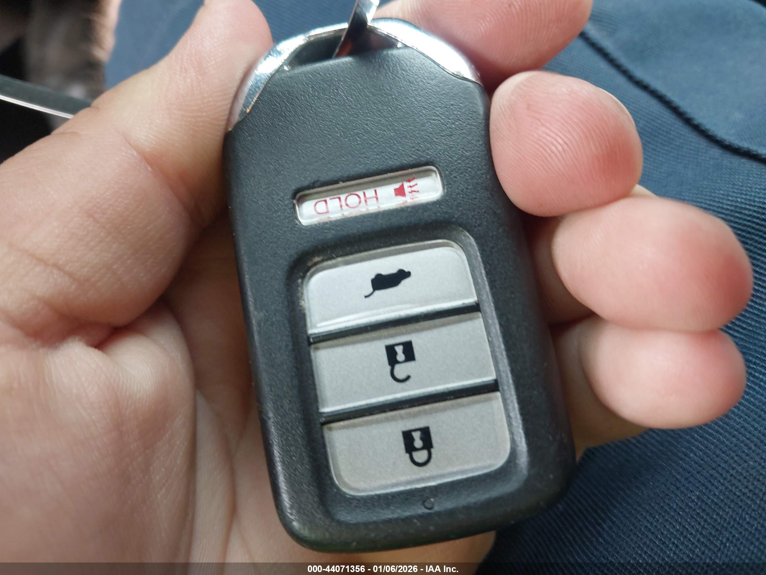 HONDA CR-V image 11