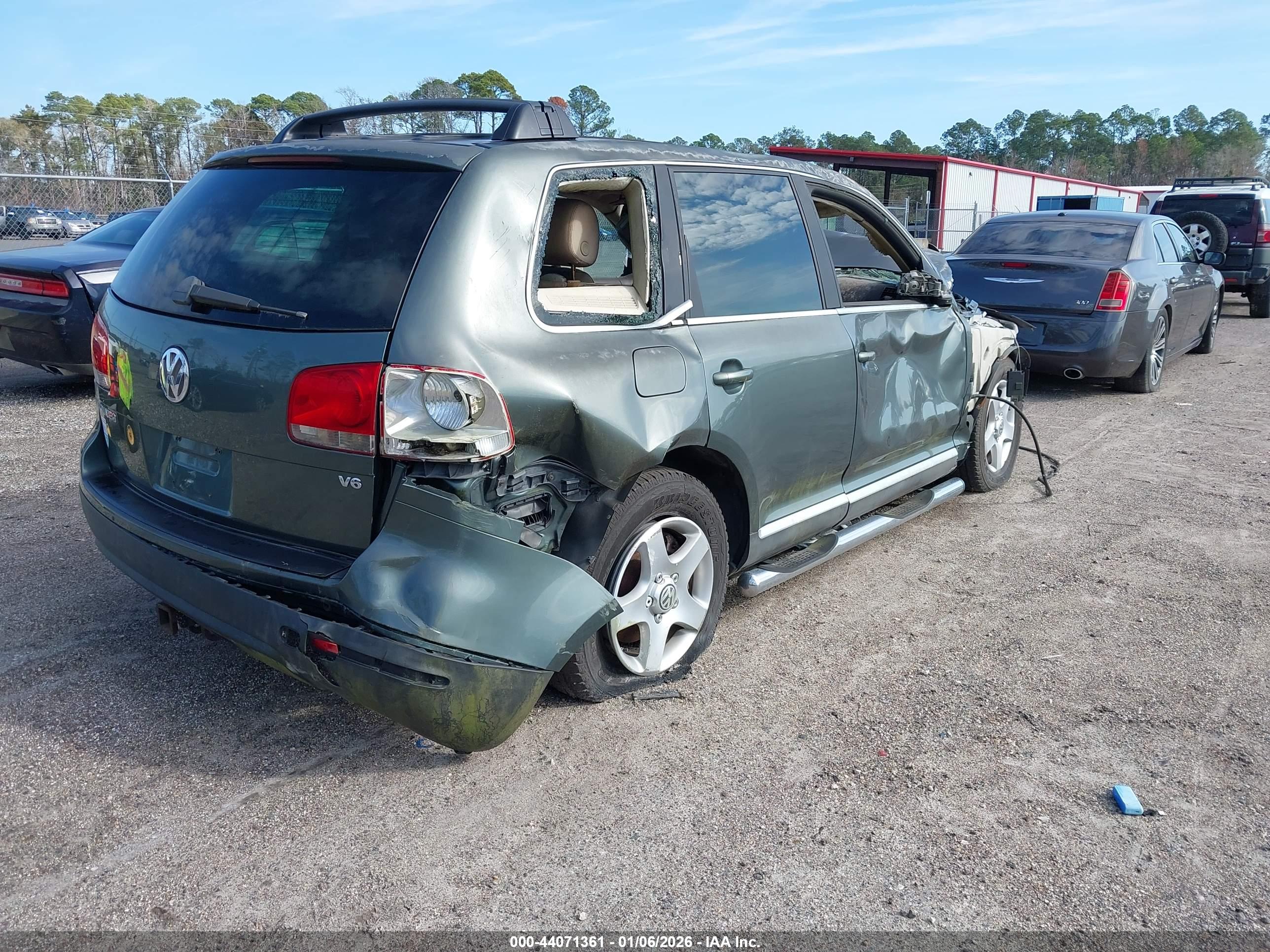 VOLKSWAGEN TOUAREG image 4
