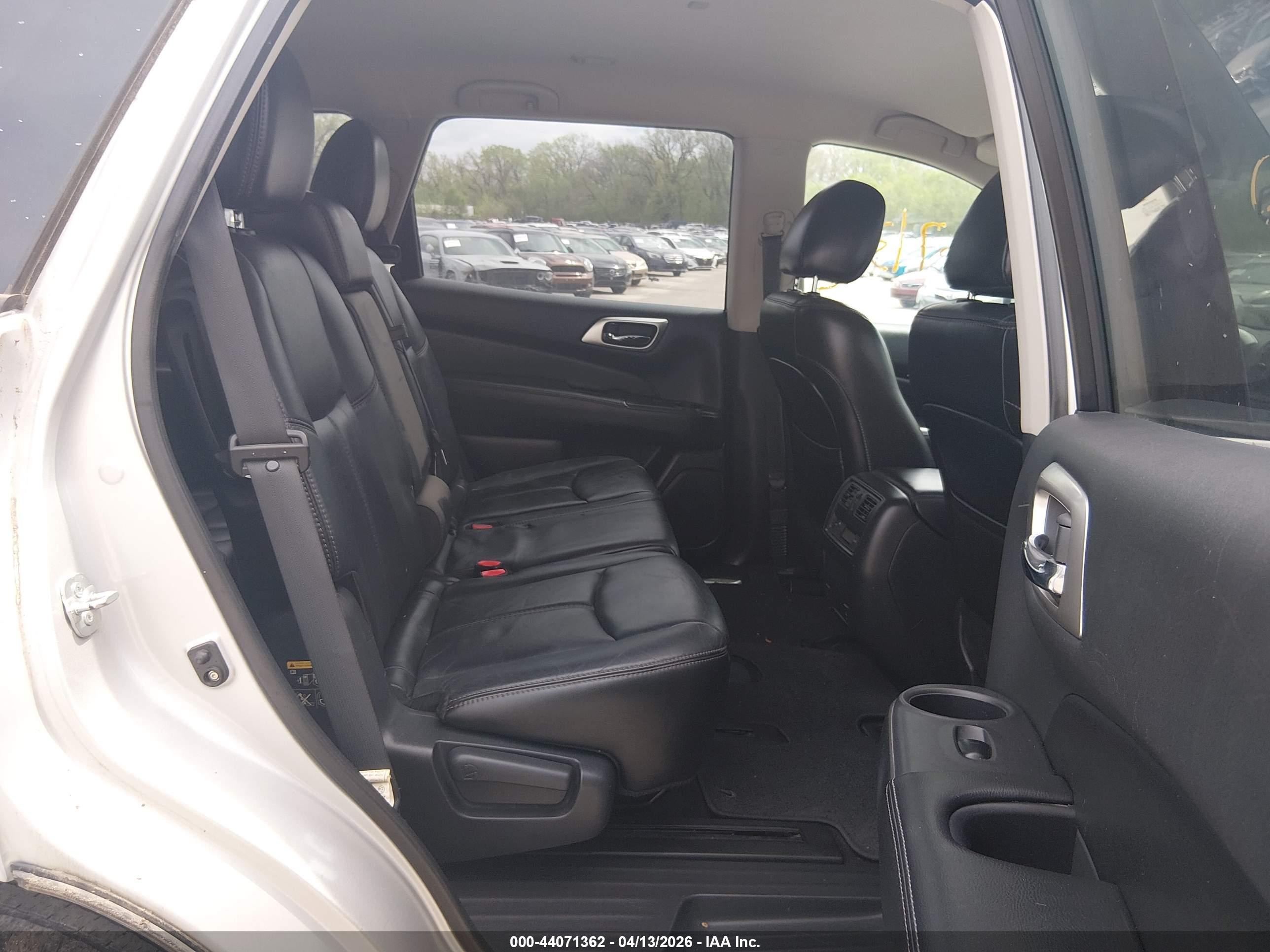 NISSAN PATHFINDER image 8