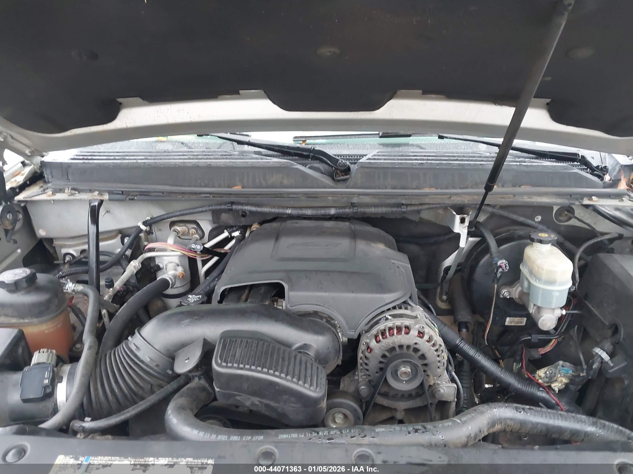 CHEVROLET TAHOE image 10