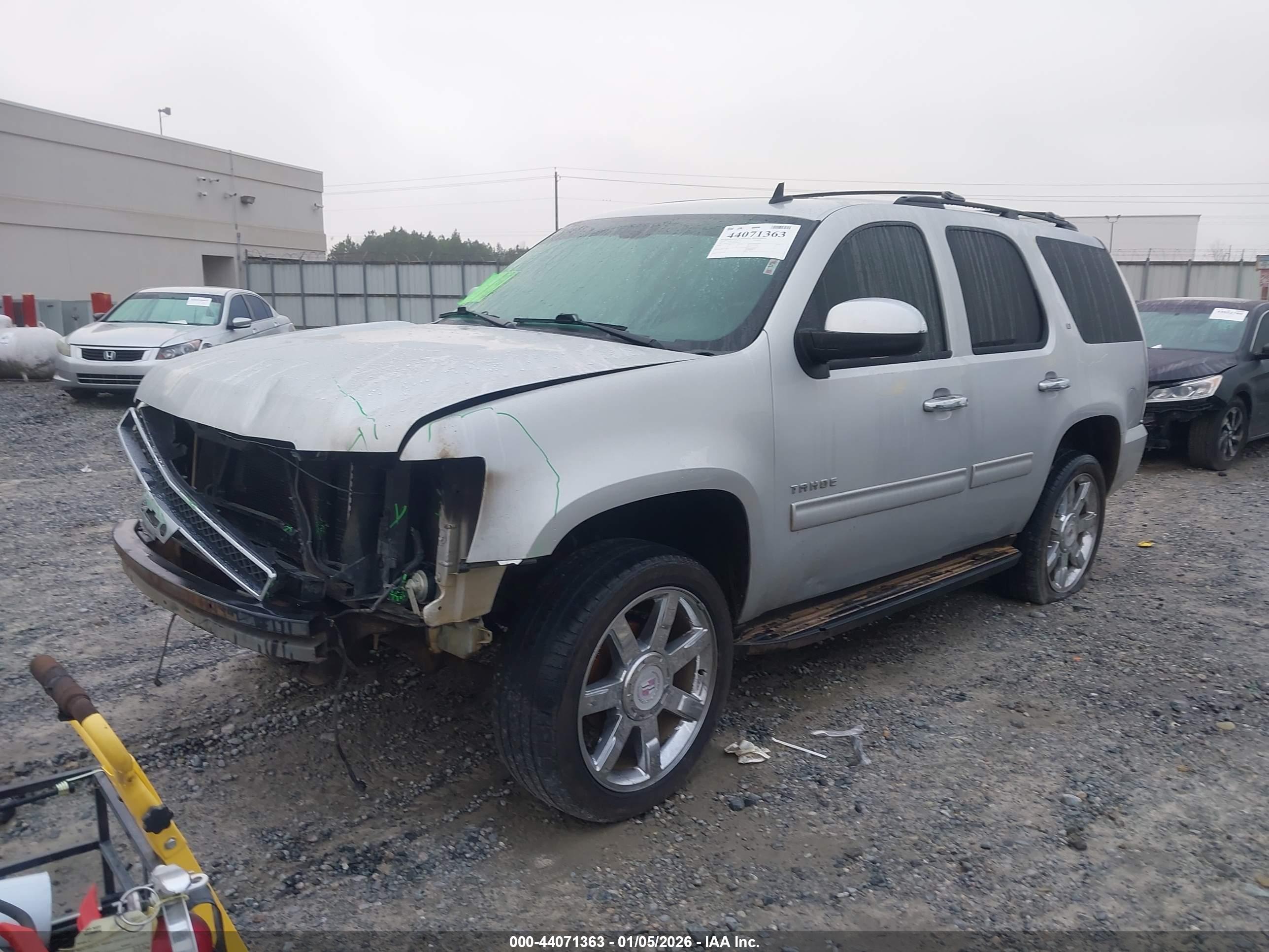 CHEVROLET TAHOE image 2