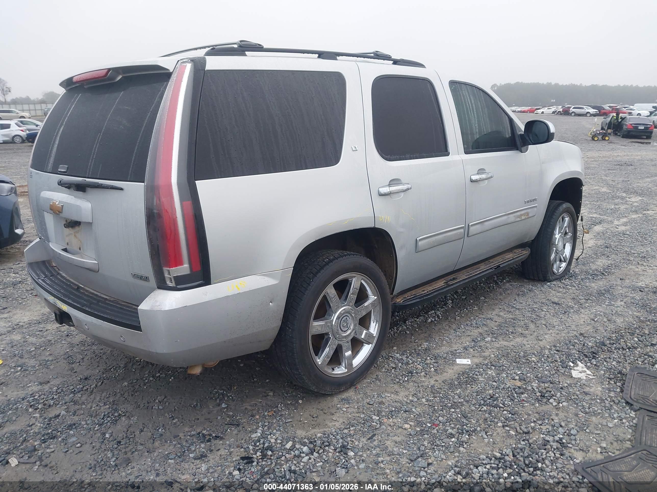 CHEVROLET TAHOE image 4
