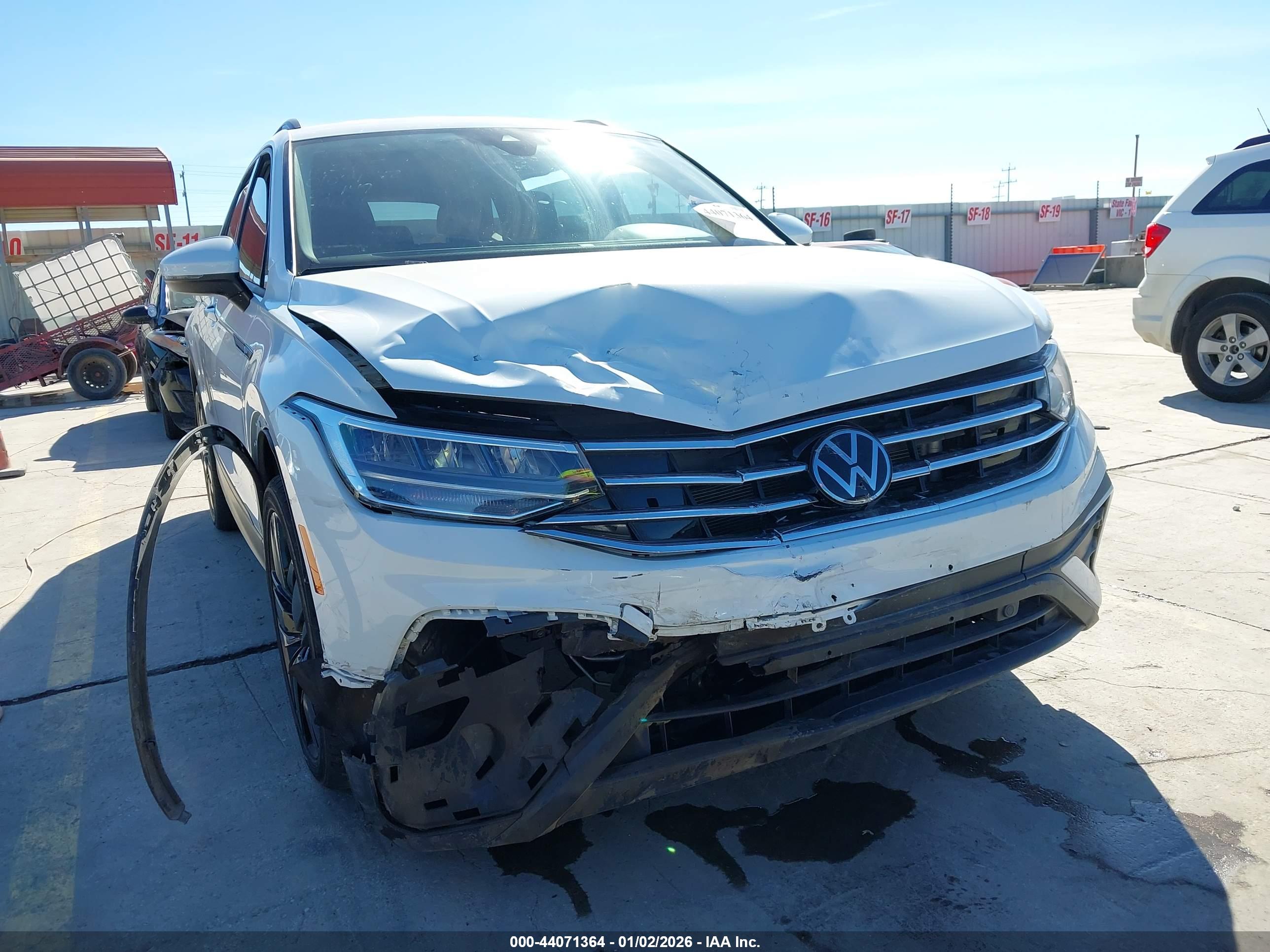 VOLKSWAGEN TIGUAN image 6